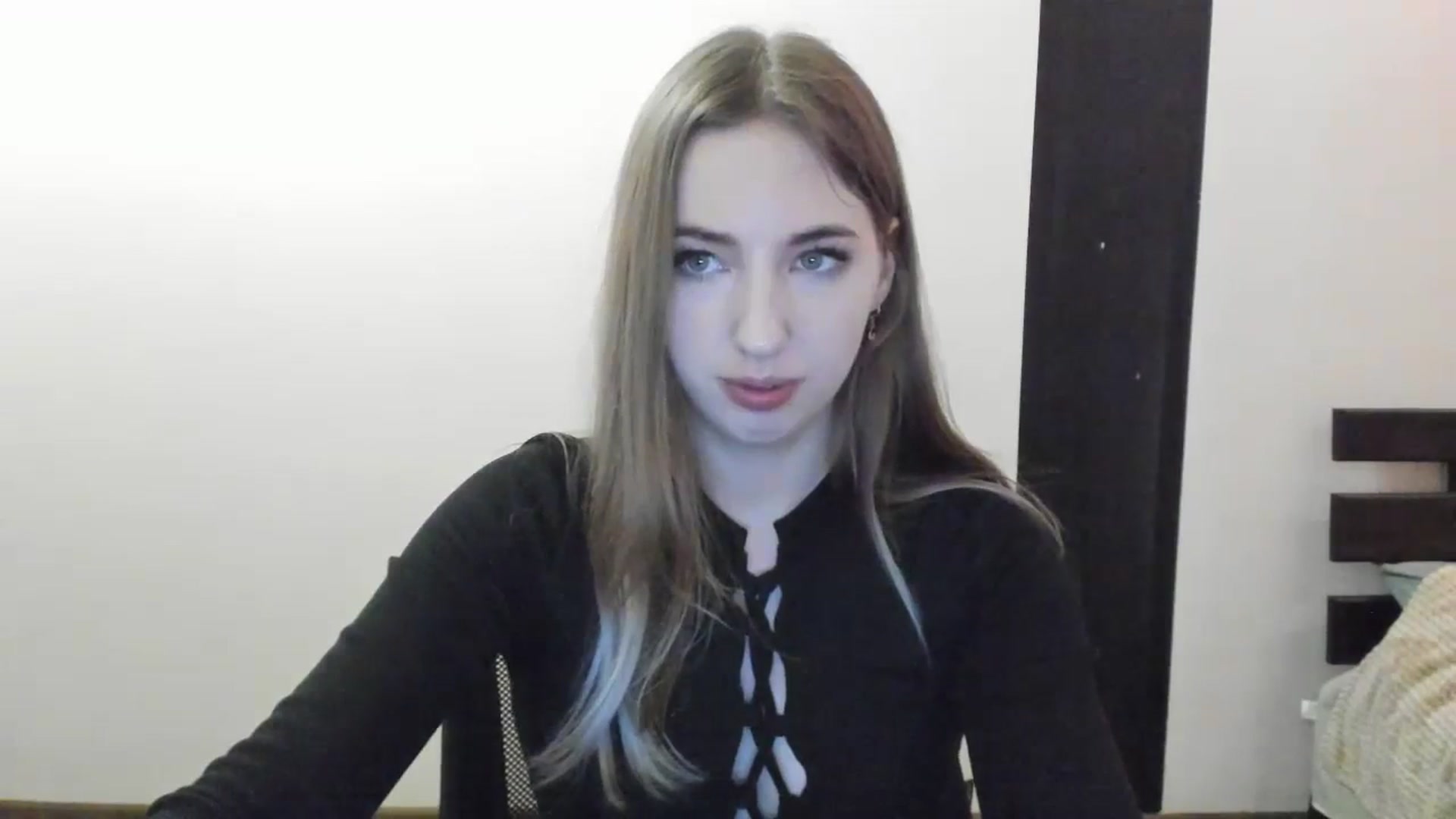 Gallery image thumbnail from Skyyyy's myfreecams stream on, 04/16/2024, 19:10 image 14 of 20