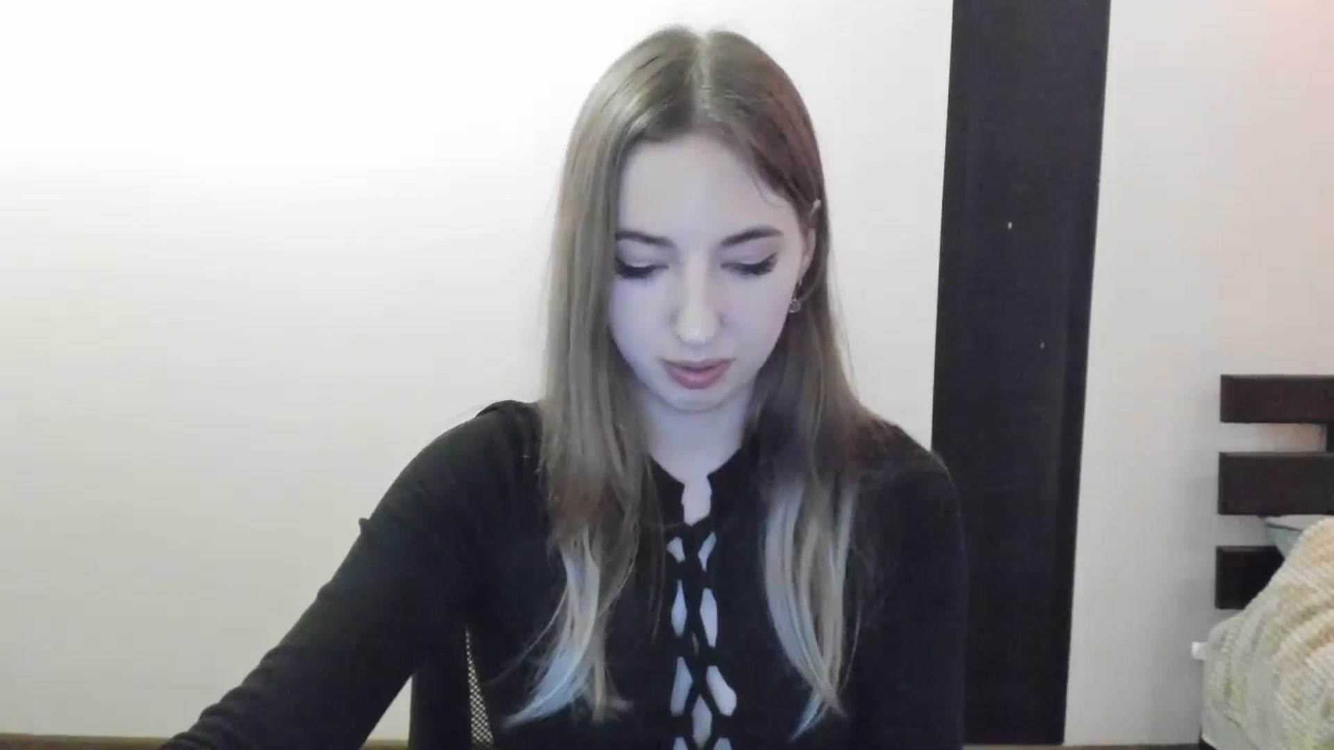 Gallery image thumbnail from Skyyyy's myfreecams stream on, 04/16/2024, 19:10 image 8 of 20