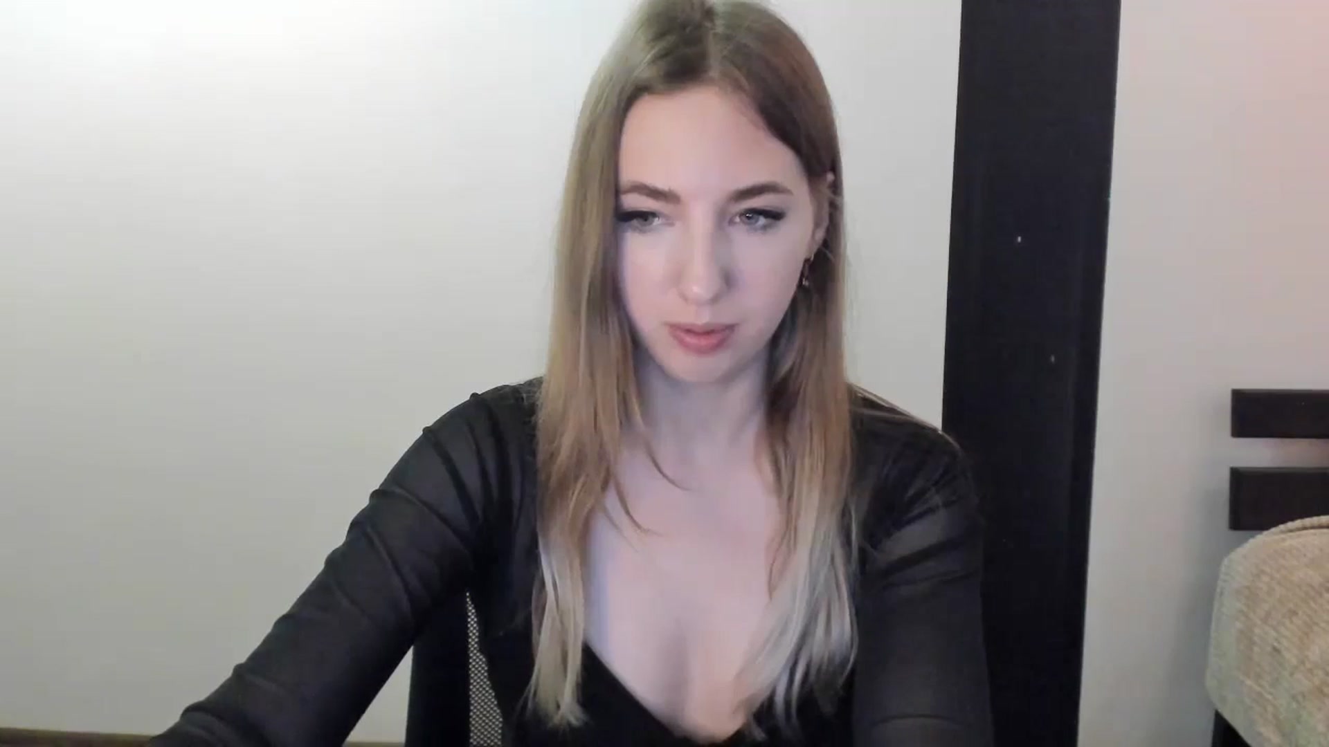 Gallery image thumbnail from Skyyyy's myfreecams stream on, 04/25/2024, 16:44 image 11 of 20
