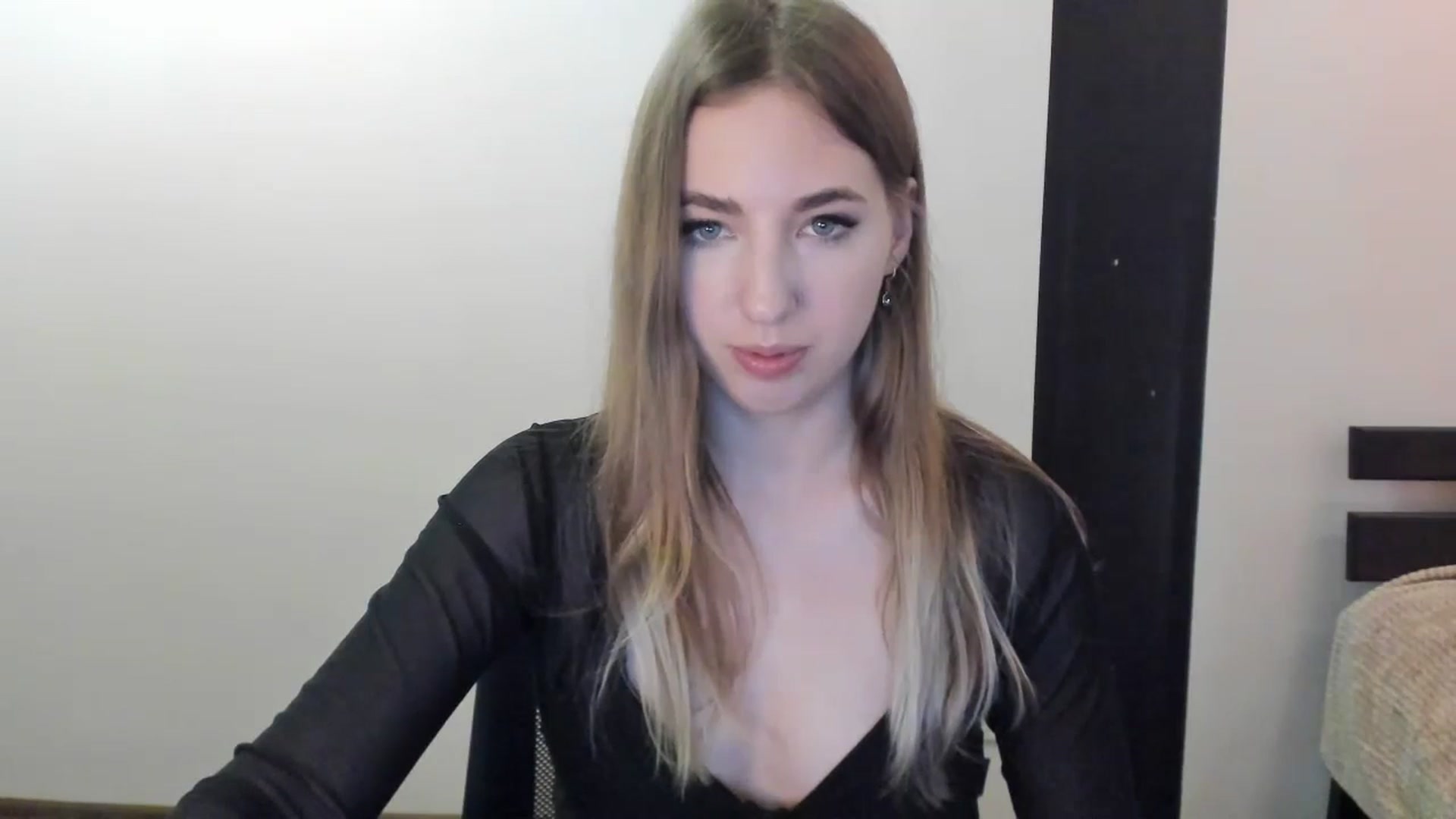 Gallery image thumbnail from Skyyyy's myfreecams stream on, 04/25/2024, 16:44 image 7 of 20