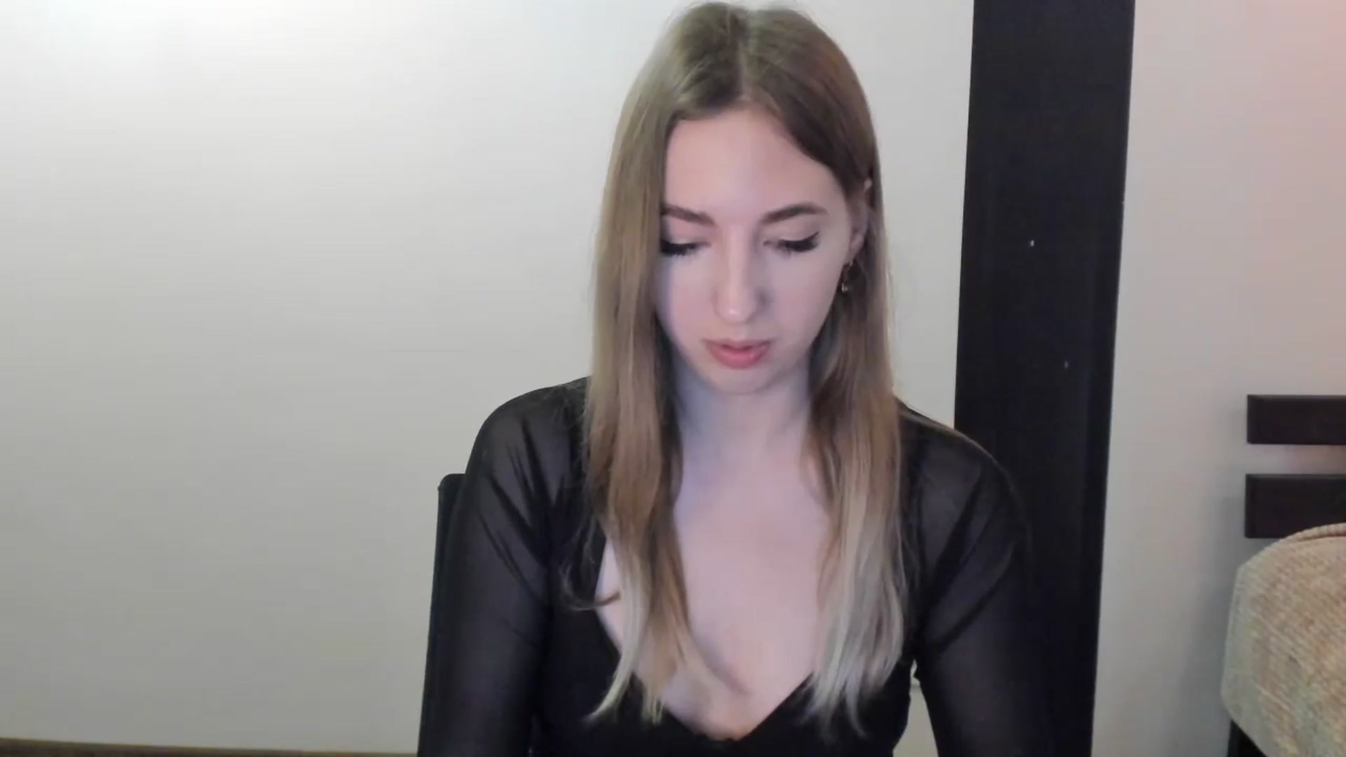 Gallery image thumbnail from Skyyyy's myfreecams stream on, 04/25/2024, 16:44 image 13 of 20