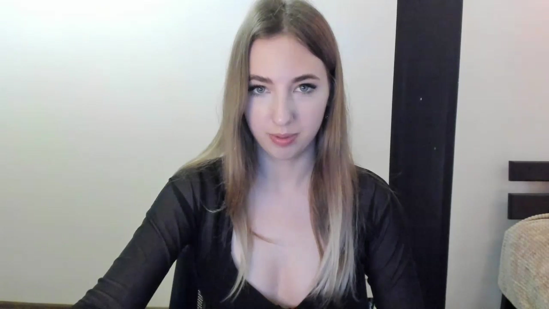 Gallery image thumbnail from Skyyyy's myfreecams stream on, 04/25/2024, 16:44 image 3 of 20