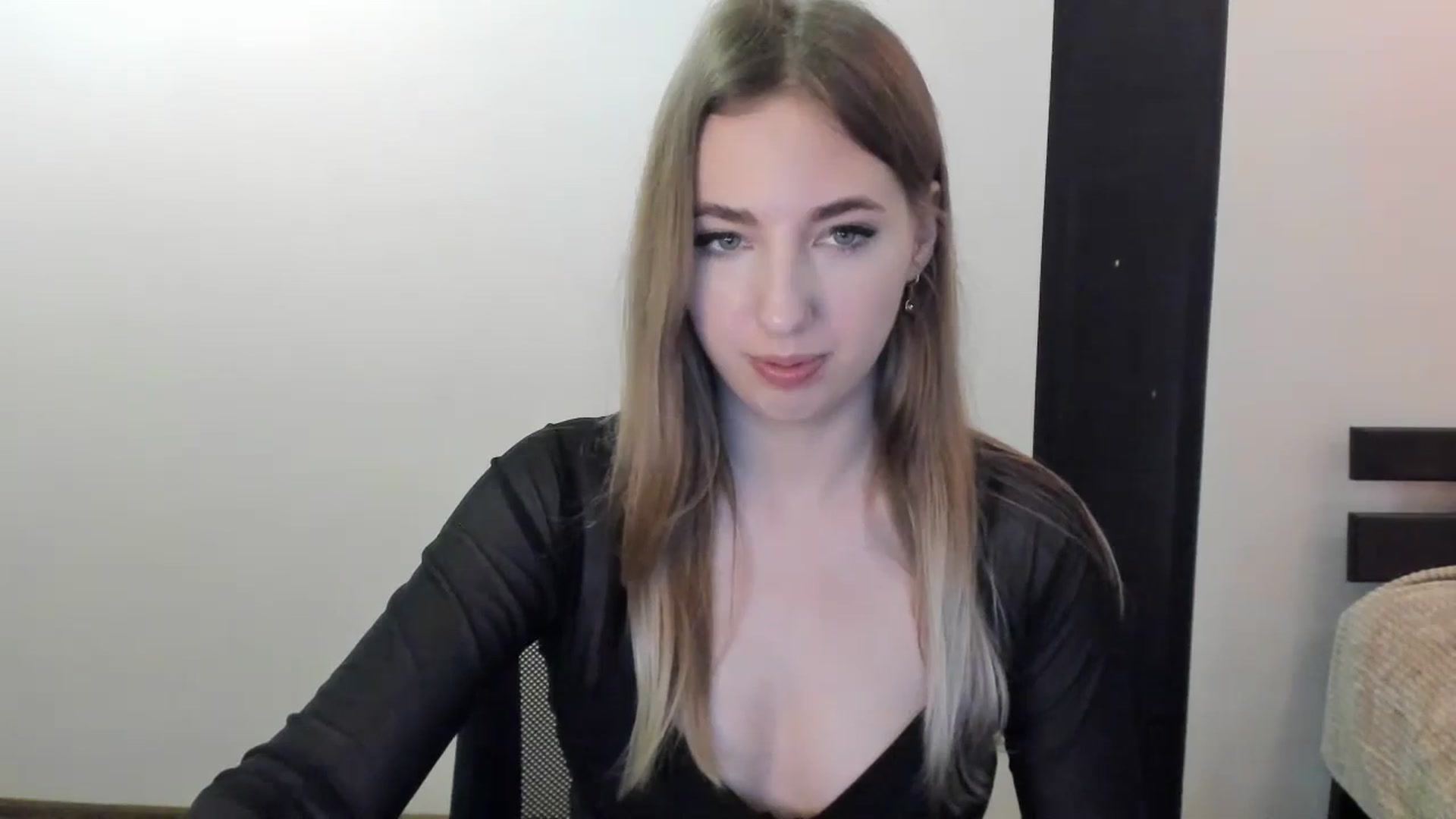 Gallery image thumbnail from Skyyyy's myfreecams stream on, 04/25/2024, 16:44 image 9 of 20