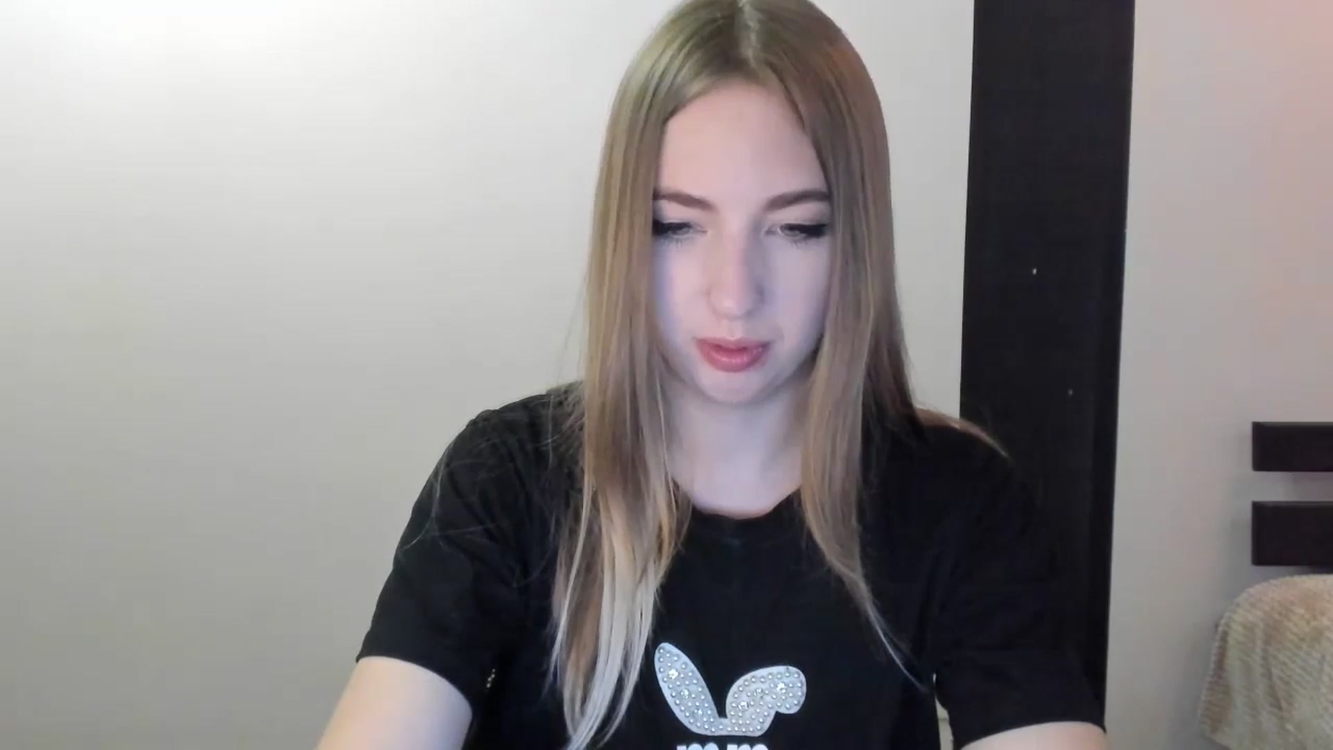 Gallery image thumbnail from Skyyyy's myfreecams stream on, 04/27/2024, 16:31 image 17 of 20
