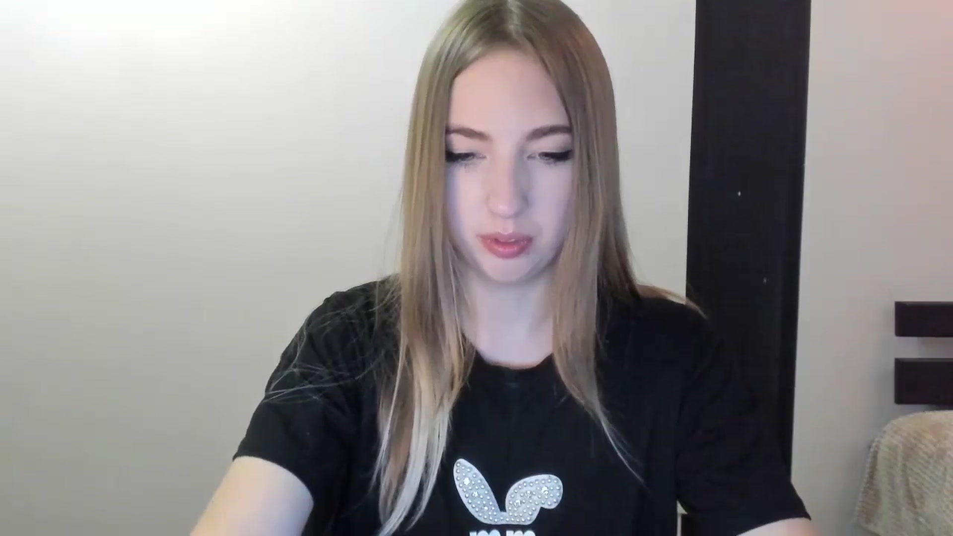 Gallery image thumbnail from Skyyyy's myfreecams stream on, 04/27/2024, 16:31 image 15 of 20