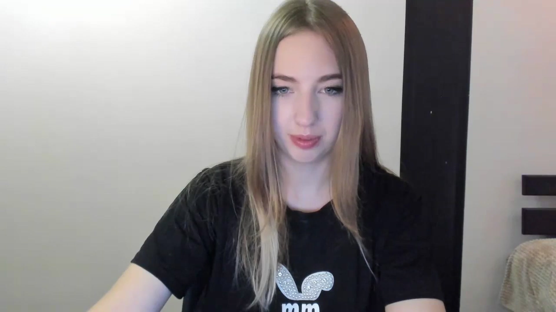 Gallery image thumbnail from Skyyyy's myfreecams stream on, 04/27/2024, 16:31 image 6 of 20