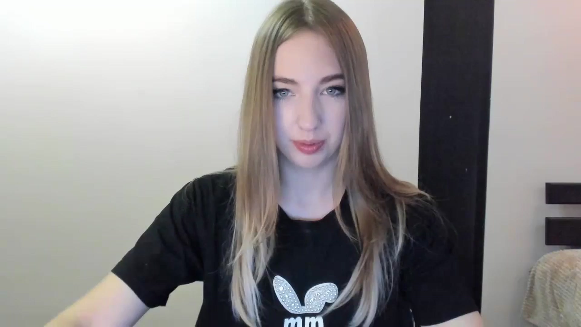 Gallery image thumbnail from Skyyyy's myfreecams stream on, 04/27/2024, 16:31 image 2 of 20