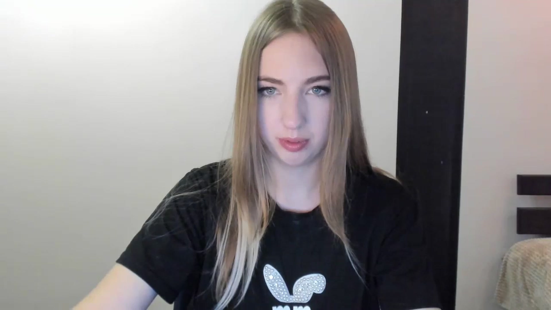 Gallery image thumbnail from Skyyyy's myfreecams stream on, 04/27/2024, 16:31 image 14 of 20