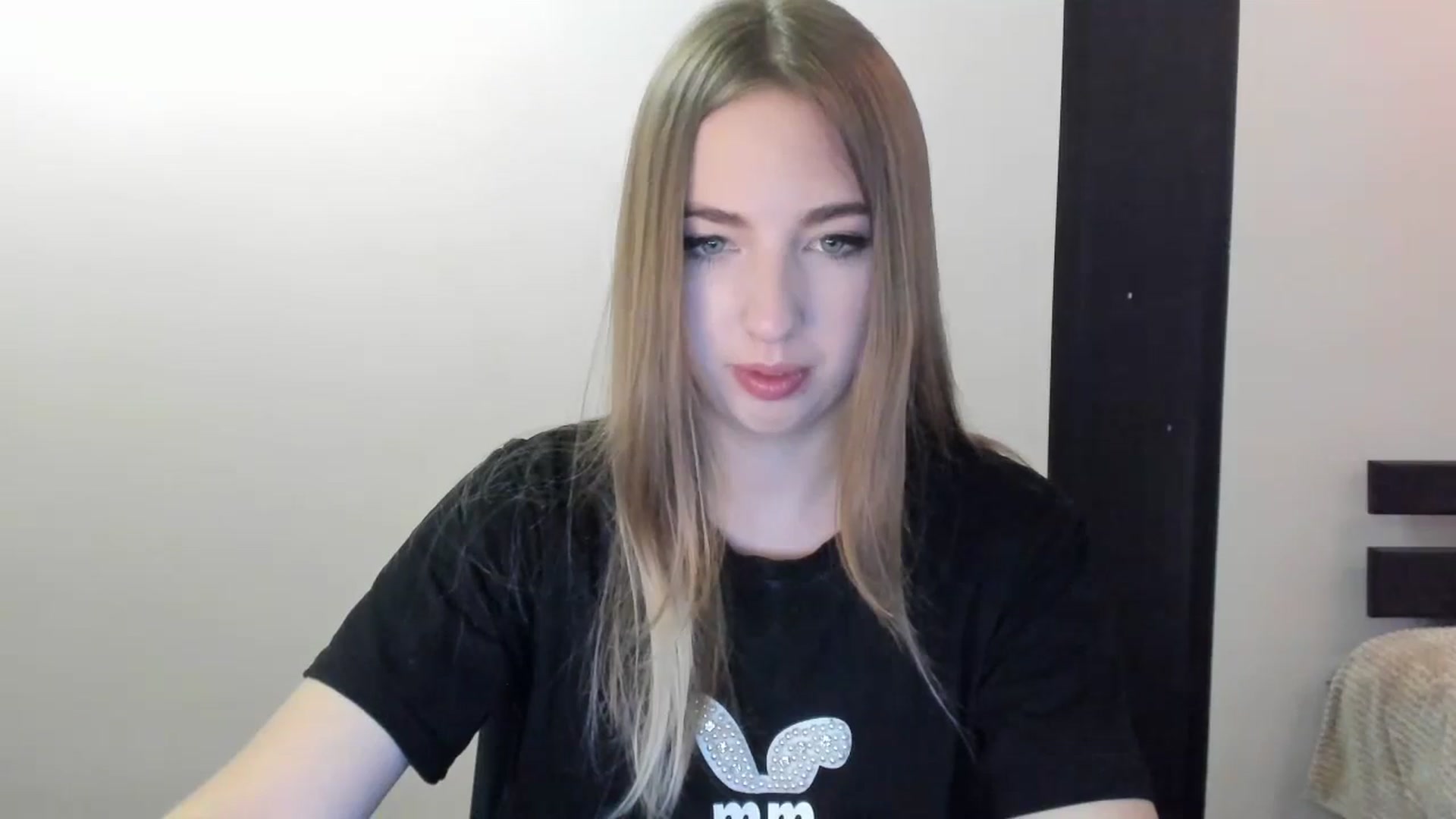Gallery image thumbnail from Skyyyy's myfreecams stream on, 04/27/2024, 16:31 image 10 of 20
