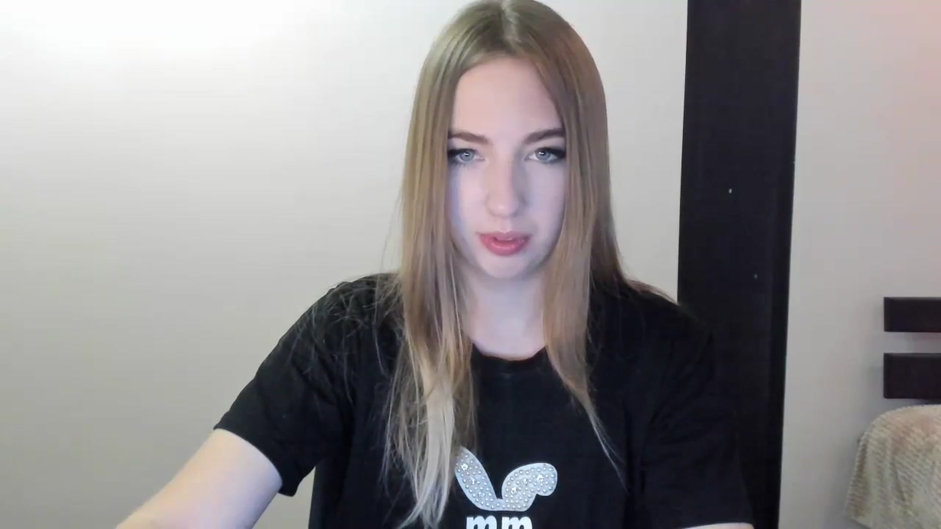 Gallery image thumbnail from Skyyyy's myfreecams stream on, 04/27/2024, 16:31 image 8 of 20