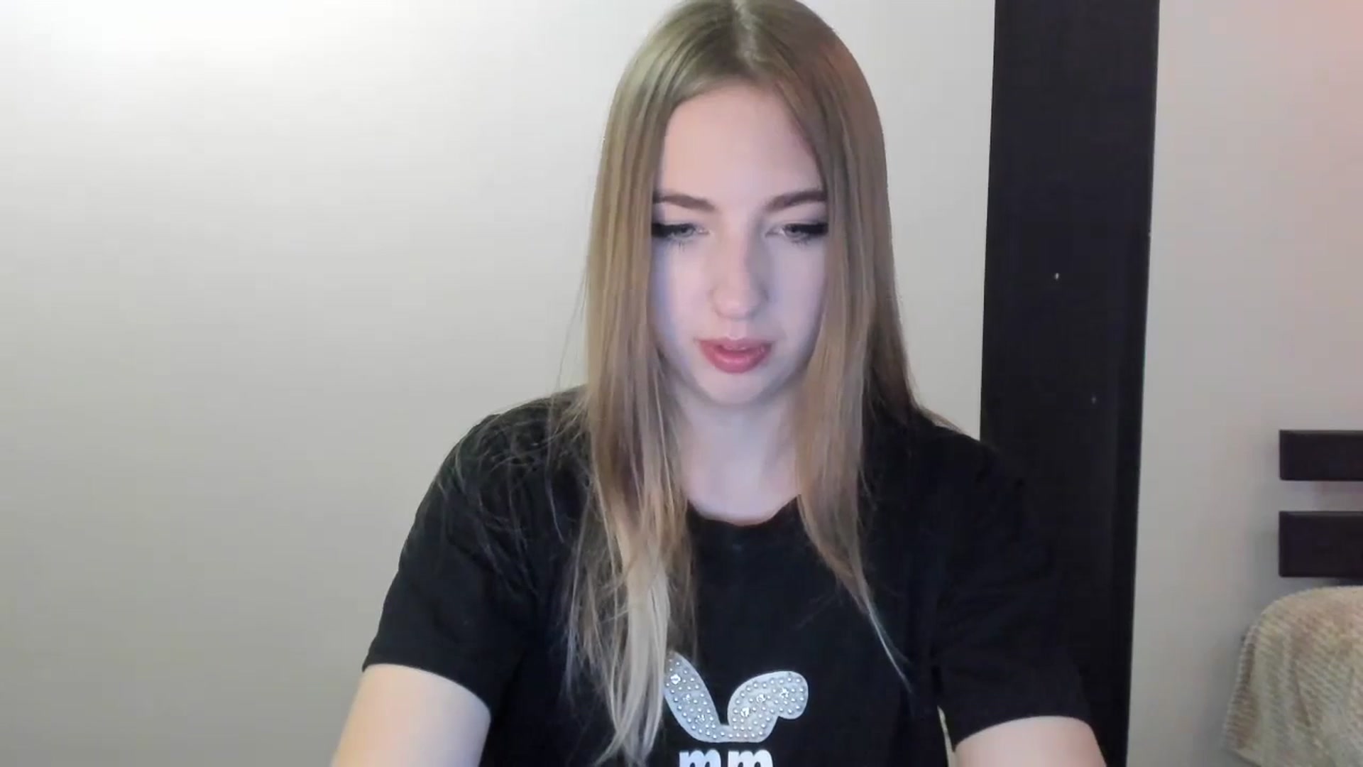 Gallery image thumbnail from Skyyyy's myfreecams stream on, 04/27/2024, 16:31 image 7 of 20