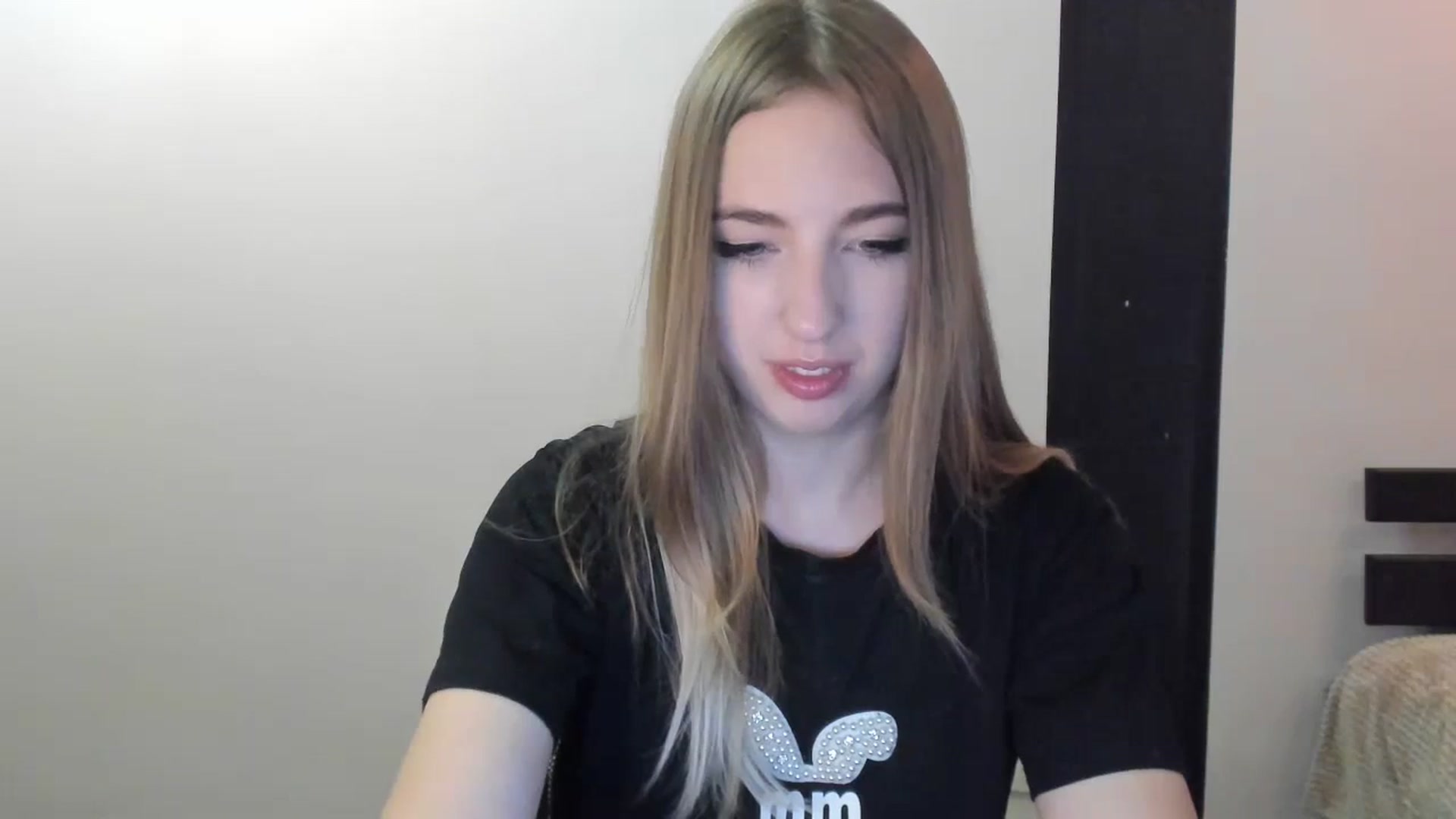 Gallery image thumbnail from Skyyyy's myfreecams stream on, 04/27/2024, 17:09 image 10 of 20