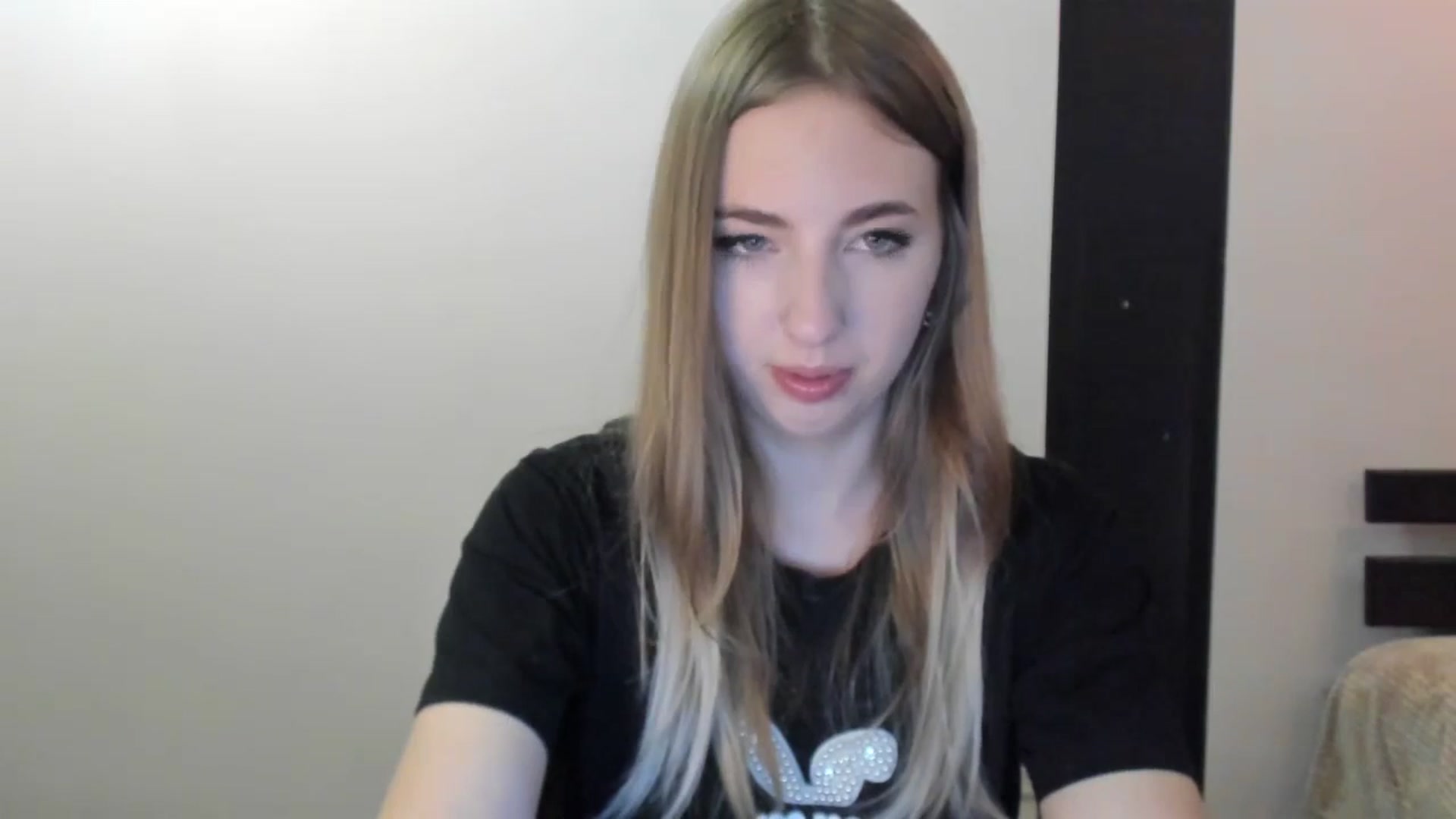Gallery image thumbnail from Skyyyy's myfreecams stream on, 04/27/2024, 17:09 image 13 of 20