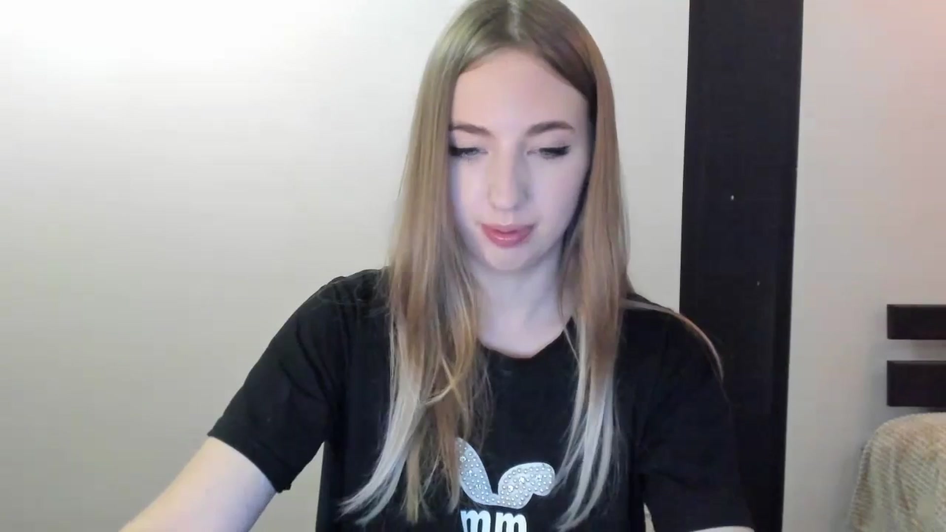 Gallery image thumbnail from Skyyyy's myfreecams stream on, 04/27/2024, 17:09 image 17 of 20
