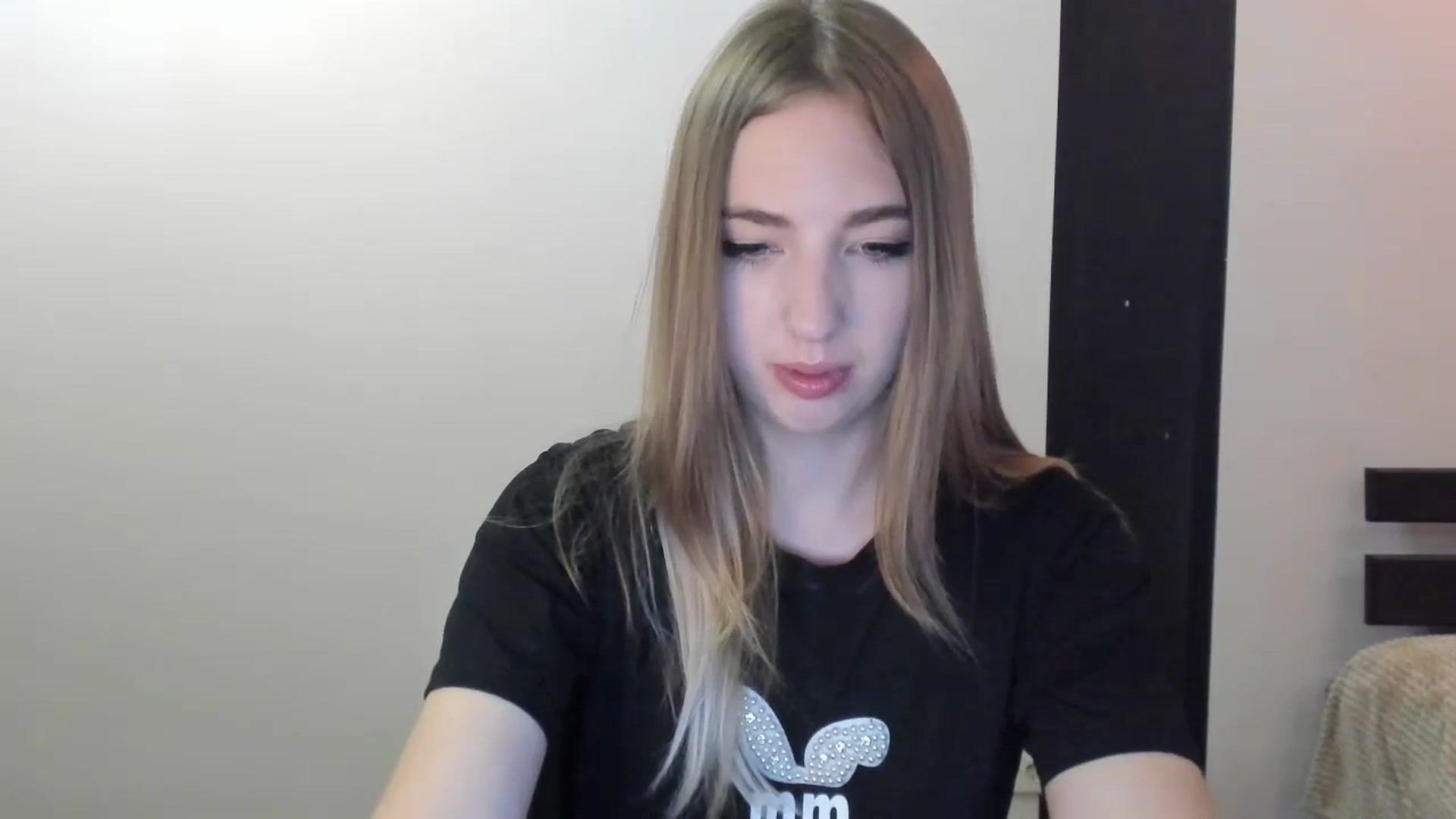 Gallery image thumbnail from Skyyyy's myfreecams stream on, 04/27/2024, 17:09 image 9 of 20