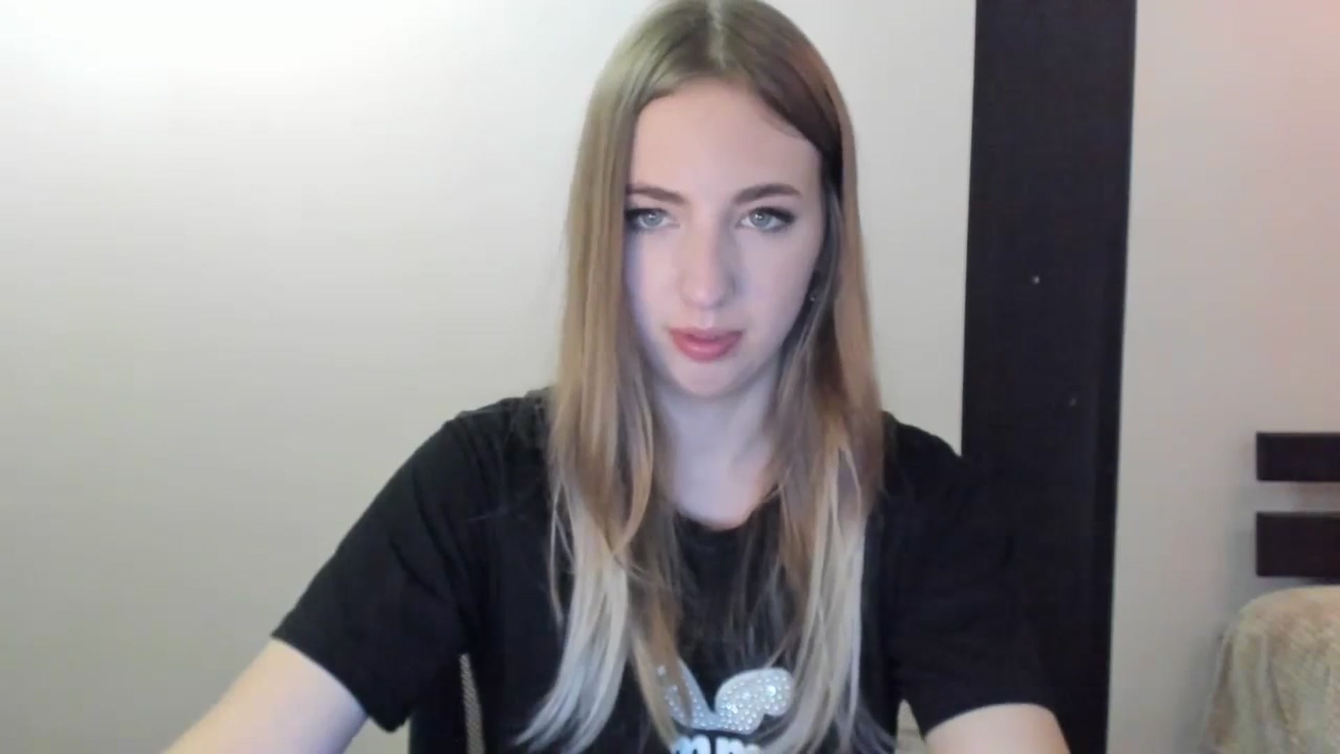 Gallery image thumbnail from Skyyyy's myfreecams stream on, 04/27/2024, 17:09 image 14 of 20