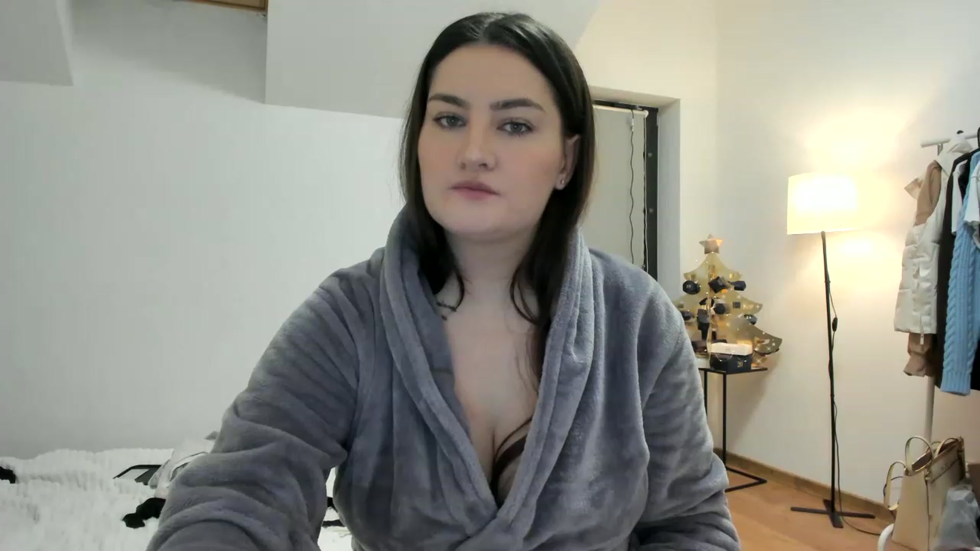 Gallery image thumbnail from SleepLateClub's myfreecams stream on, 12/09/2022, 24:10 image 7 of 20