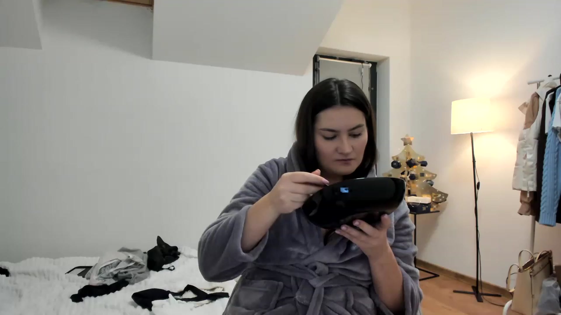 Gallery image thumbnail from SleepLateClub's myfreecams stream on, 12/09/2022, 24:10 image 10 of 20