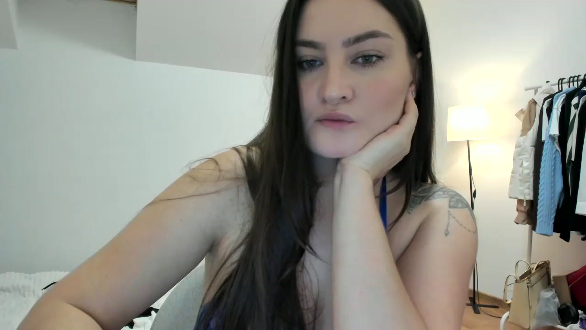 Gallery image thumbnail from SleepLateClub's myfreecams stream on, 12/09/2022, 01:05 image 17 of 20