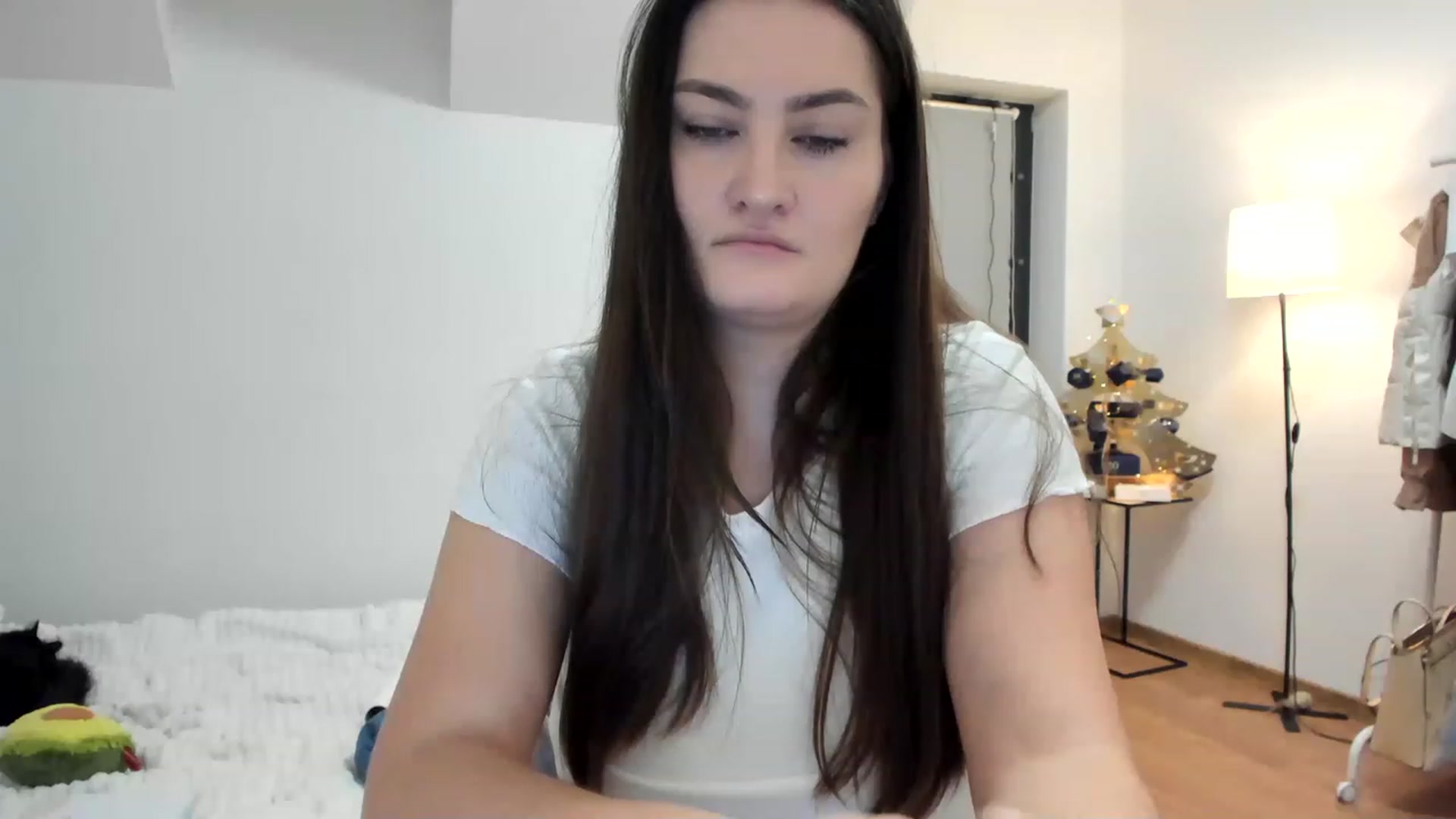 Gallery image thumbnail from SleepLateClub's myfreecams stream on, 12/12/2022, 24:00 image 2 of 20