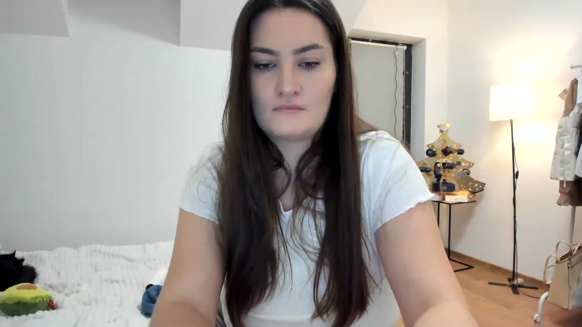Gallery image thumbnail from SleepLateClub's myfreecams stream on, 12/12/2022, 24:00 image 5 of 20