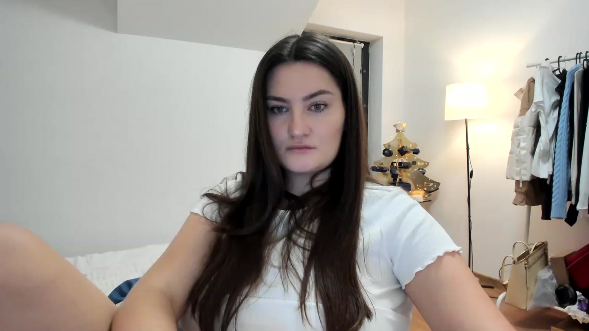 Gallery image thumbnail from SleepLateClub's myfreecams stream on, 12/12/2022, 24:00 image 15 of 20