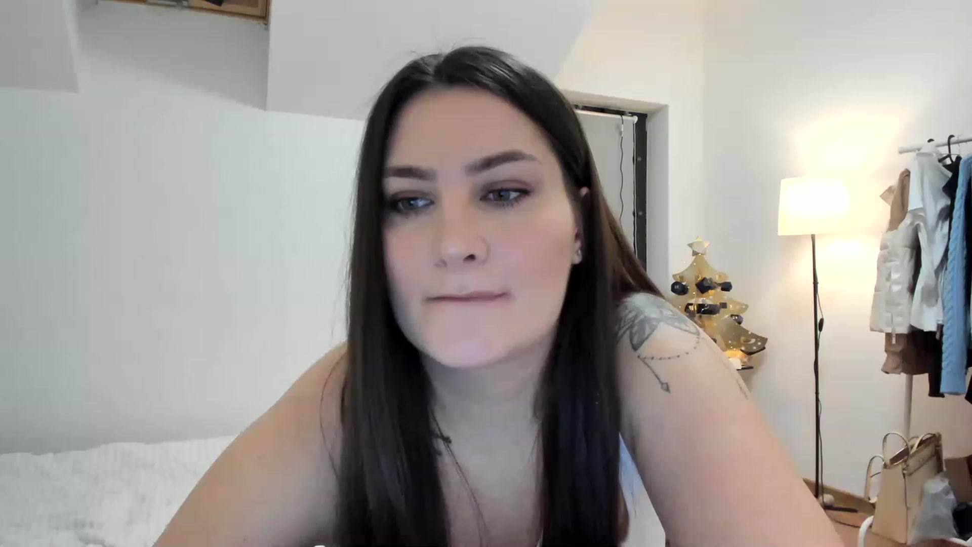 Gallery image thumbnail from SleepLateClub's myfreecams stream on, 12/12/2022, 22:43 image 20 of 20