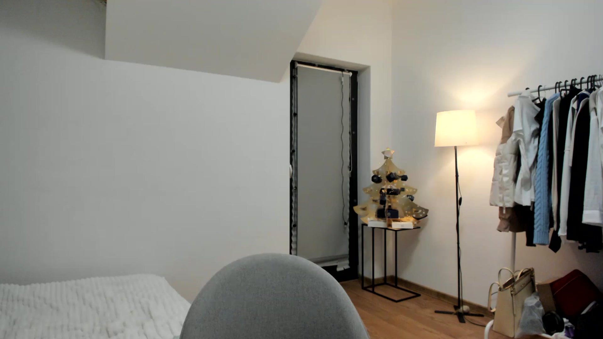 Gallery image thumbnail from SleepLateClub's myfreecams stream on, 12/12/2022, 23:49 image 14 of 20