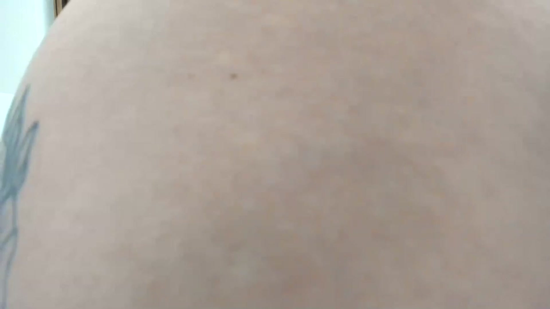 Gallery image thumbnail from SleepLateClub's myfreecams stream on, 12/22/2022, 24:34 image 16 of 20