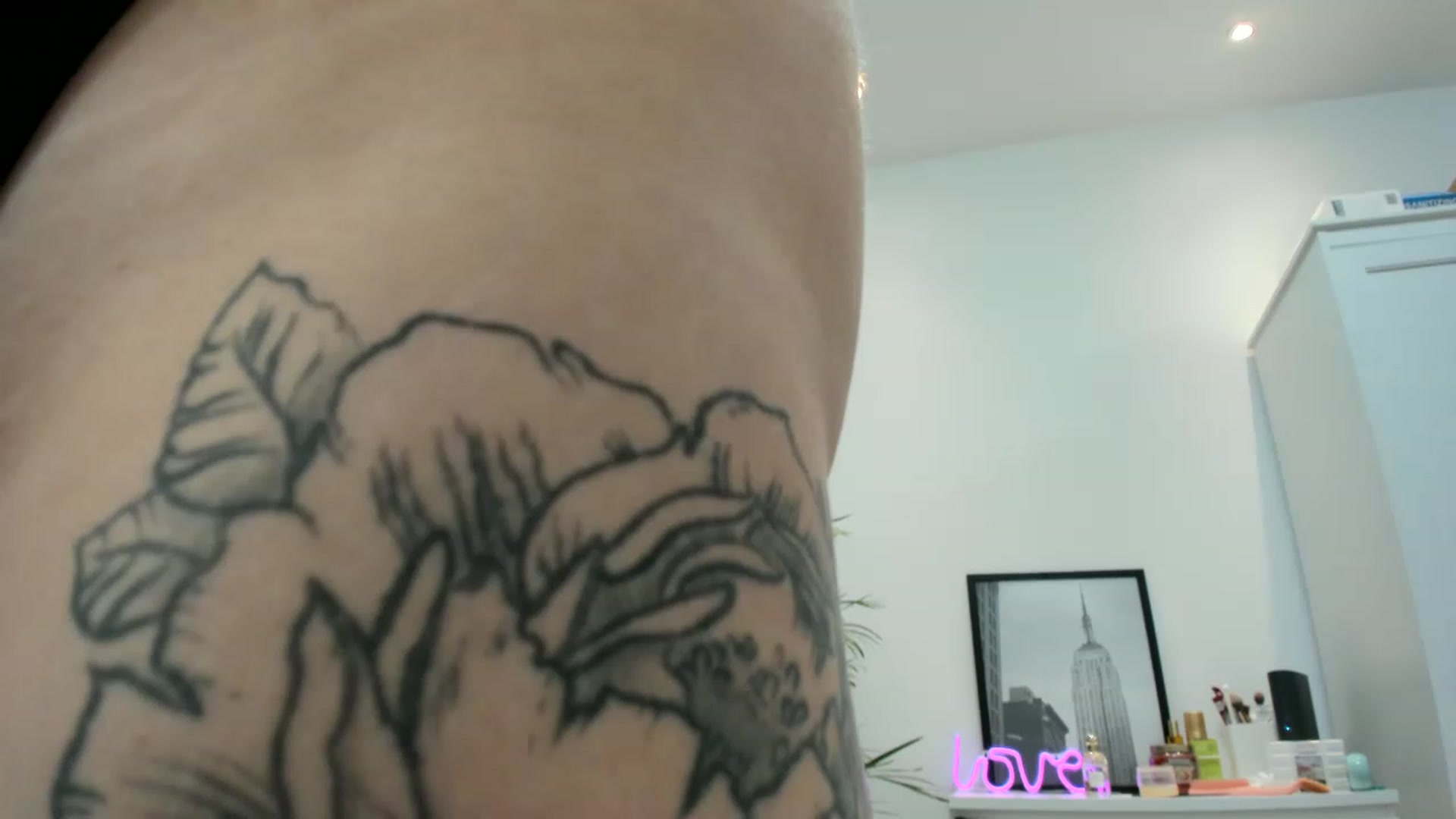 Gallery image thumbnail from SleepLateClub's myfreecams stream on, 01/08/2023, 02:39 image 10 of 20