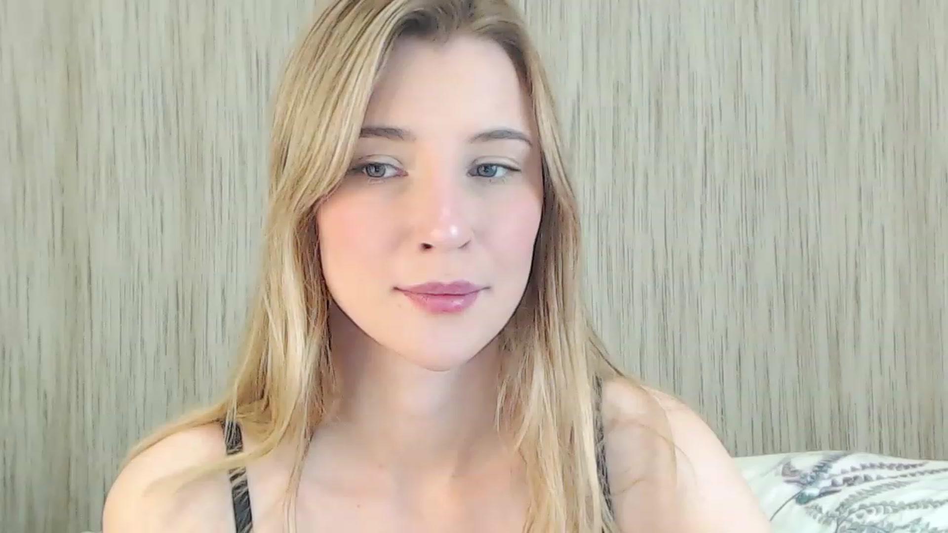 Gallery image thumbnail from Sleepy_AF's myfreecams stream on, 11/15/2022, 15:23 image 14 of 20