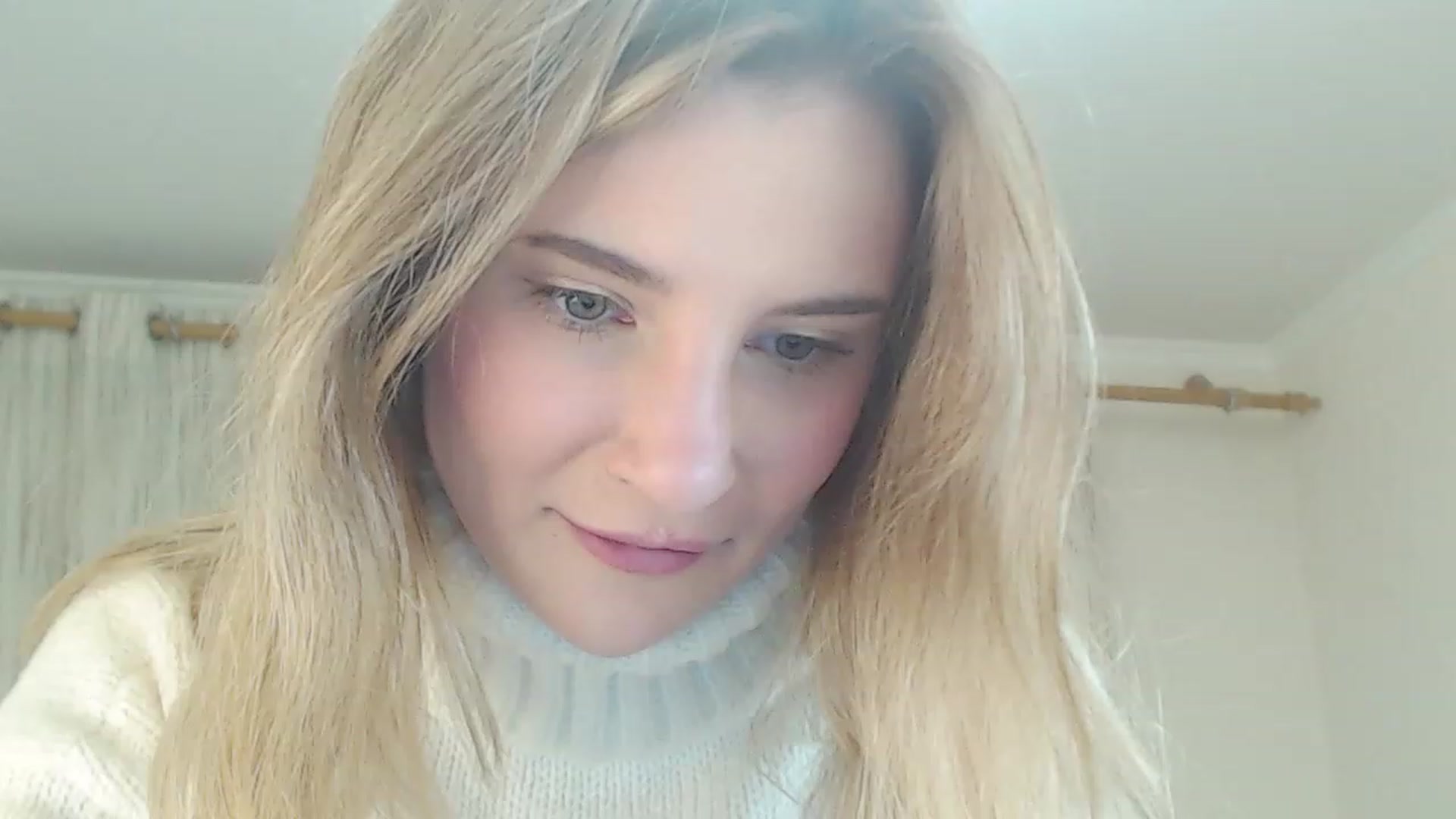 Gallery image thumbnail from Sleepy_AF's myfreecams stream on, 11/17/2022, 17:13 image 13 of 20