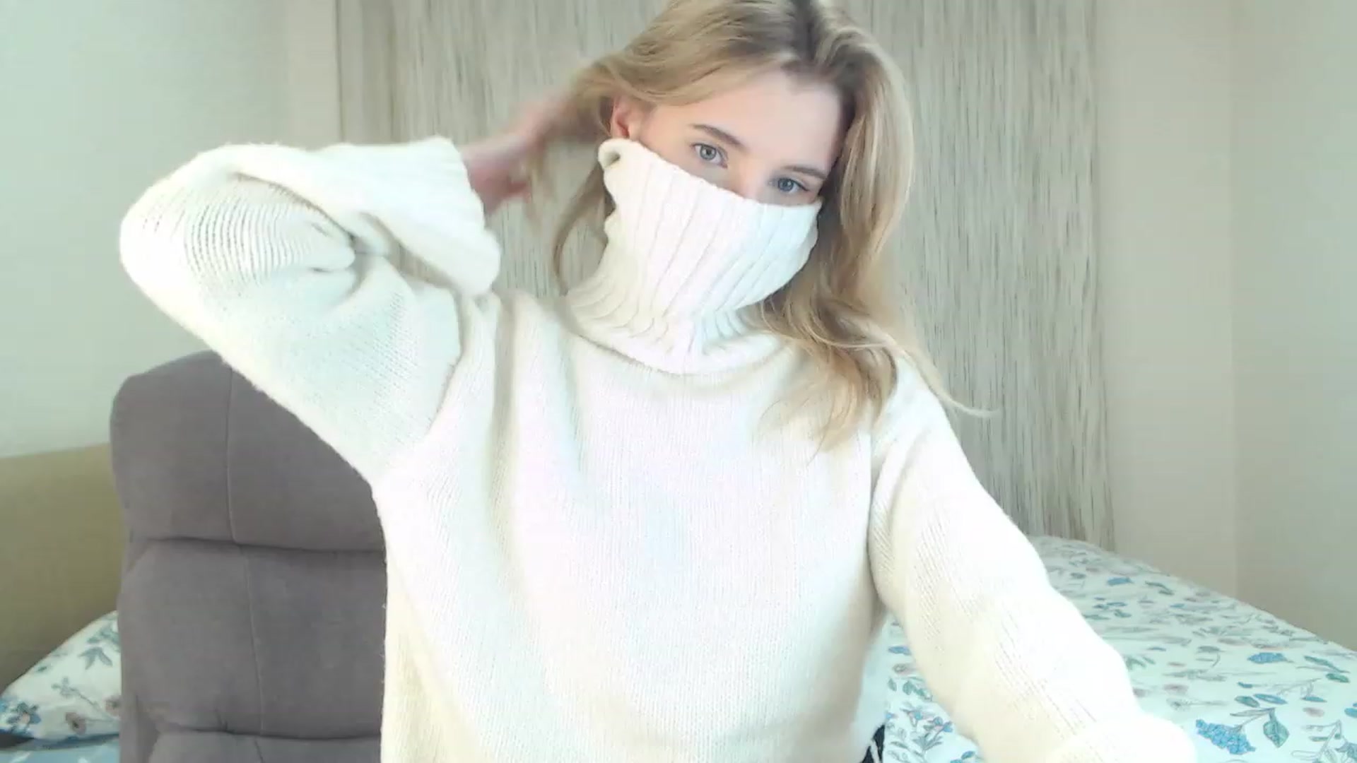 Gallery image thumbnail from Sleepy_AF's myfreecams stream on, 11/17/2022, 17:13 image 12 of 20