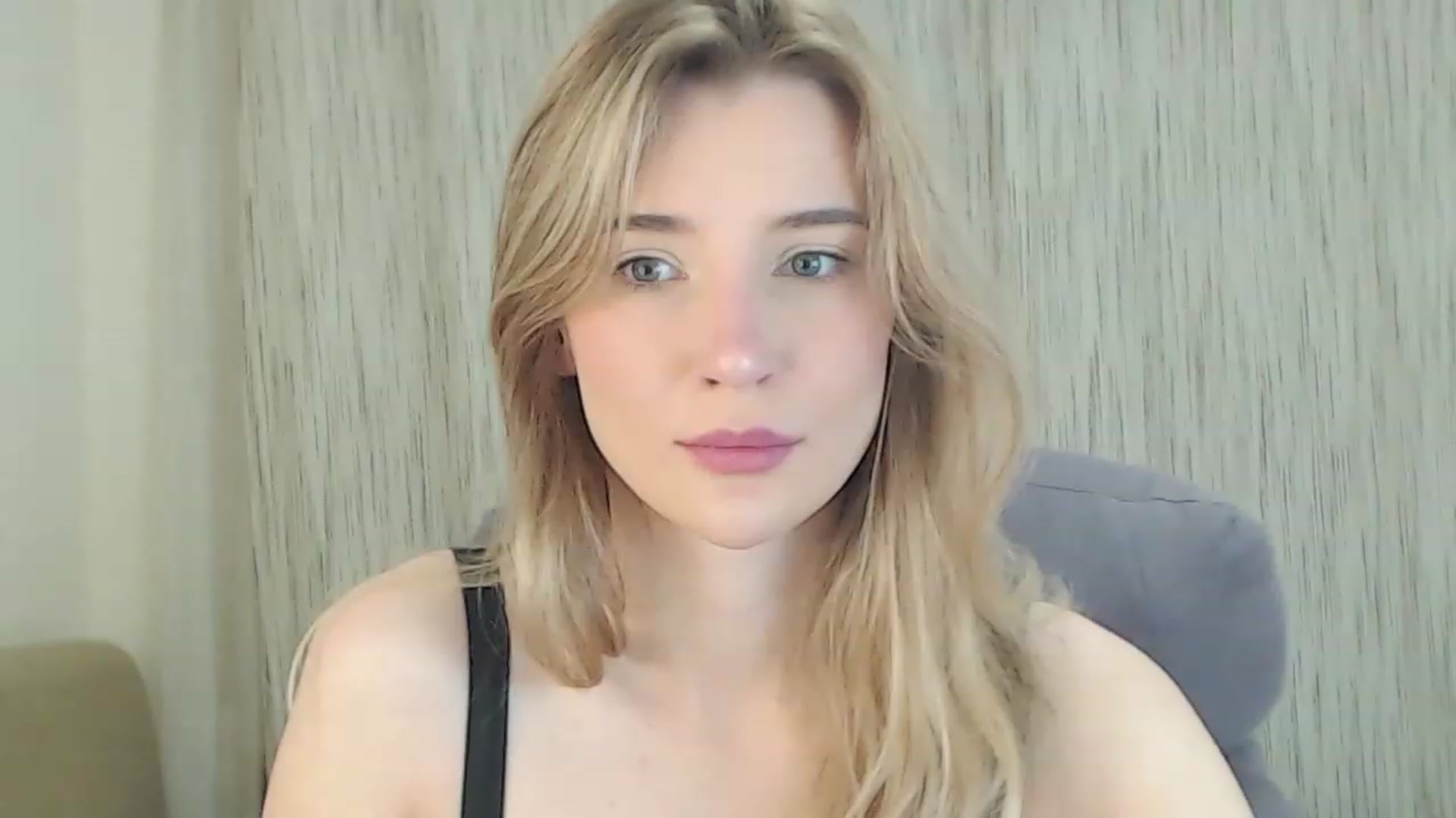 Gallery image thumbnail from Sleepy_AF's myfreecams stream on, 11/19/2022, 14:11 image 12 of 20