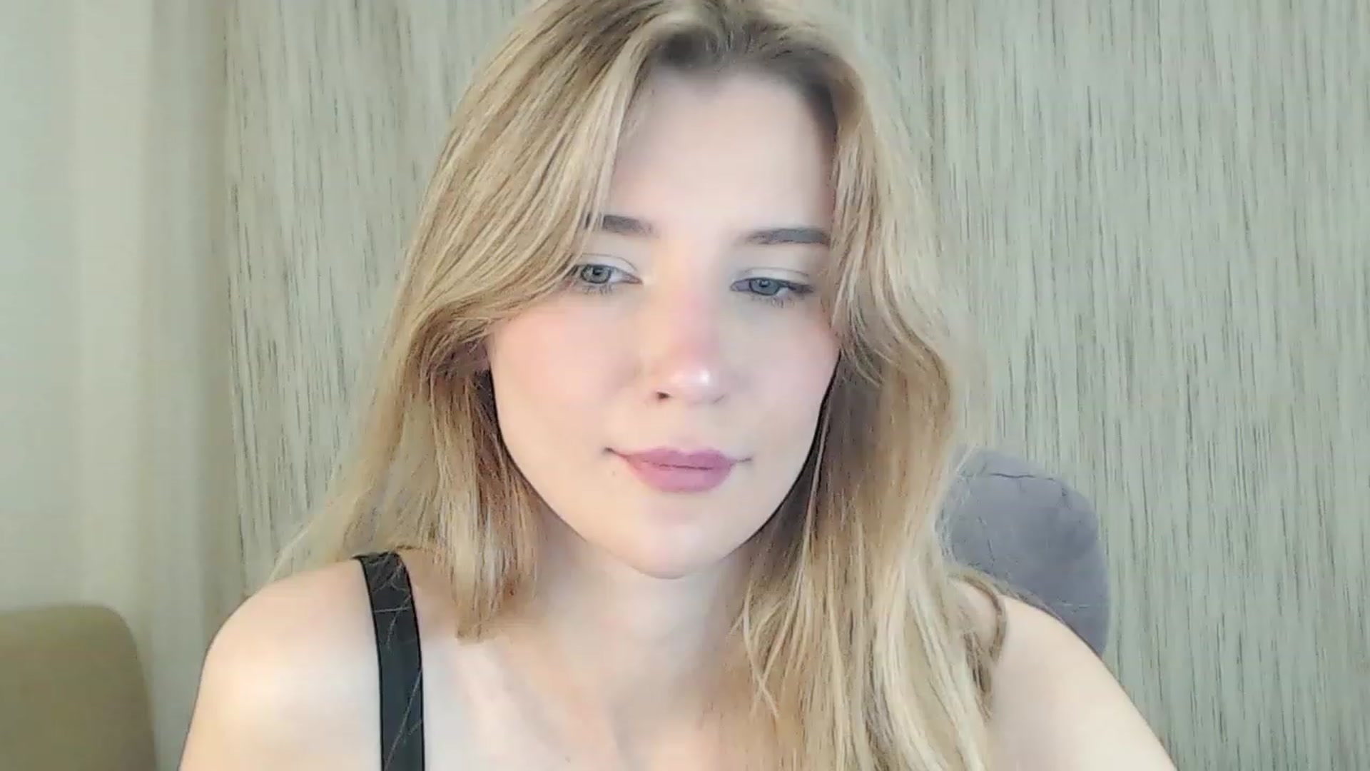 Gallery image thumbnail from Sleepy_AF's myfreecams stream on, 11/19/2022, 14:11 image 11 of 20