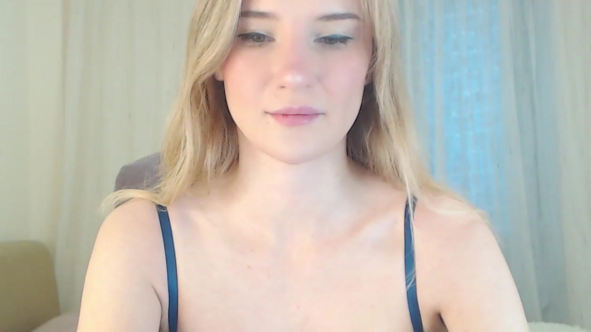 Gallery image thumbnail from Sleepy_AF's myfreecams stream on, 12/05/2022, 06:13 image 15 of 20
