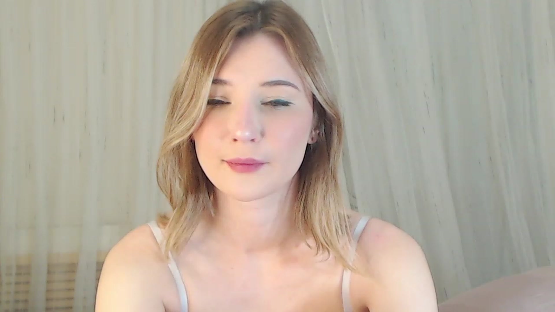 Gallery image thumbnail from Sleepy_AF's myfreecams stream on, 01/29/2023, 12:19 image 9 of 20