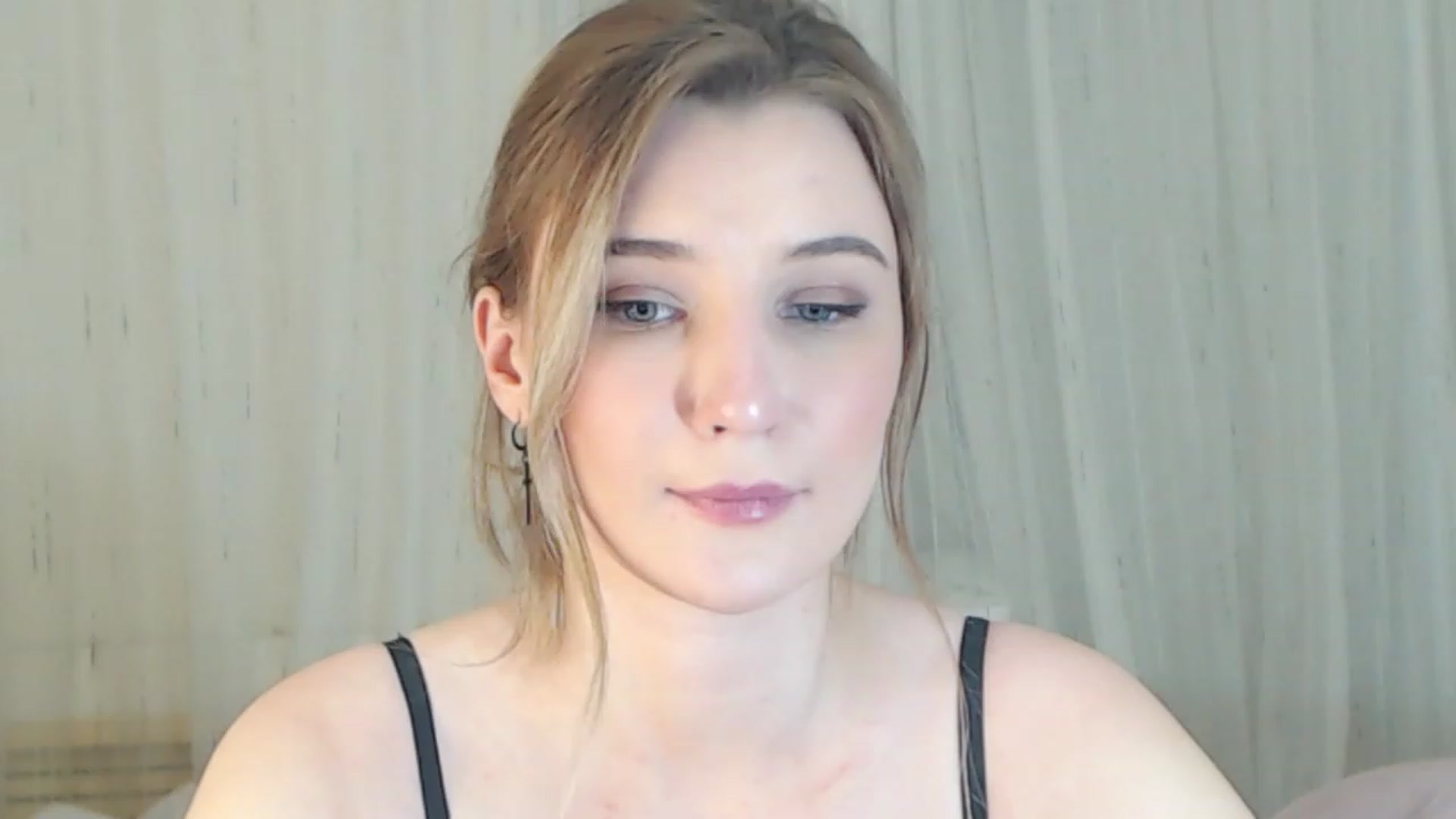 Gallery image thumbnail from Sleepy_AF's myfreecams stream on, 02/06/2023, 15:40 image 16 of 20