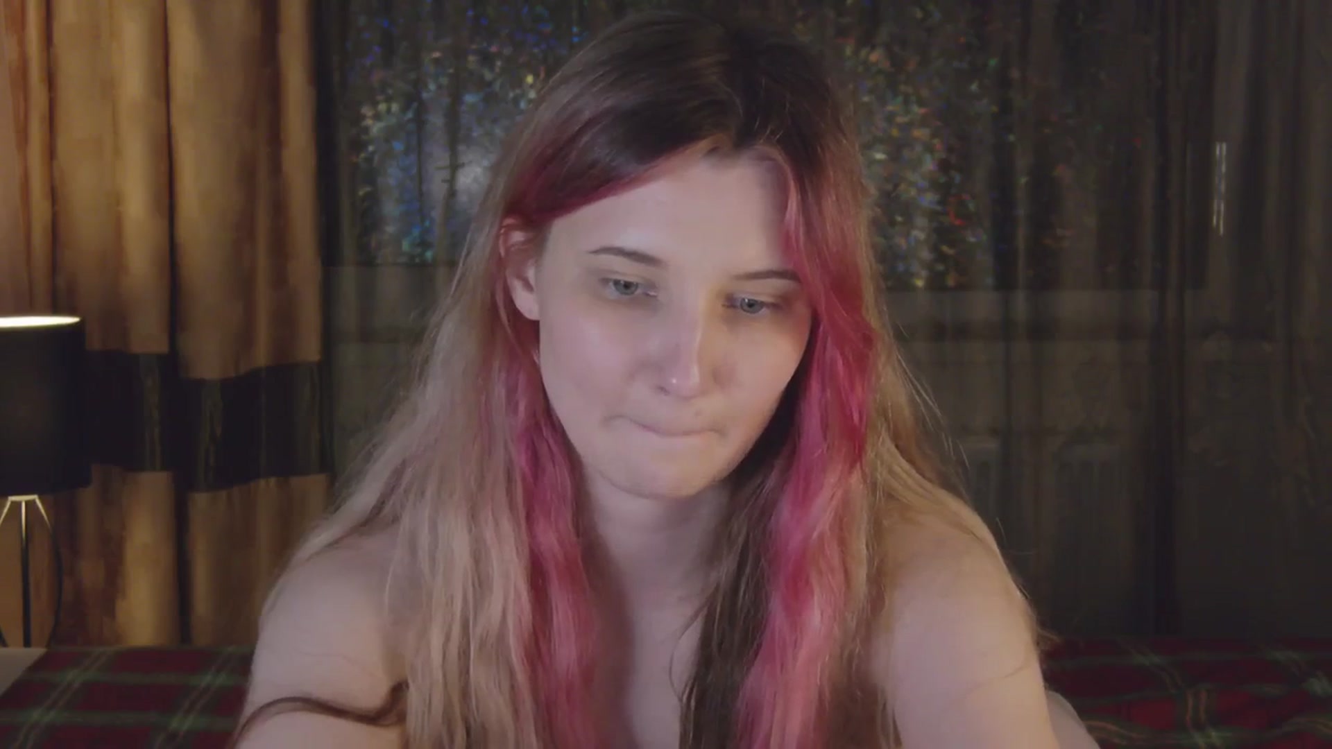 Gallery image thumbnail from Sleepy_AF's myfreecams stream on, 10/15/2024, 18:17 image 13 of 20