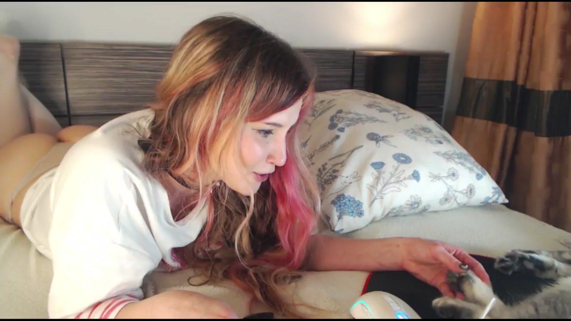 Gallery image thumbnail from Sleepy_AF's myfreecams stream on, 11/03/2024, 16:45 image 13 of 20