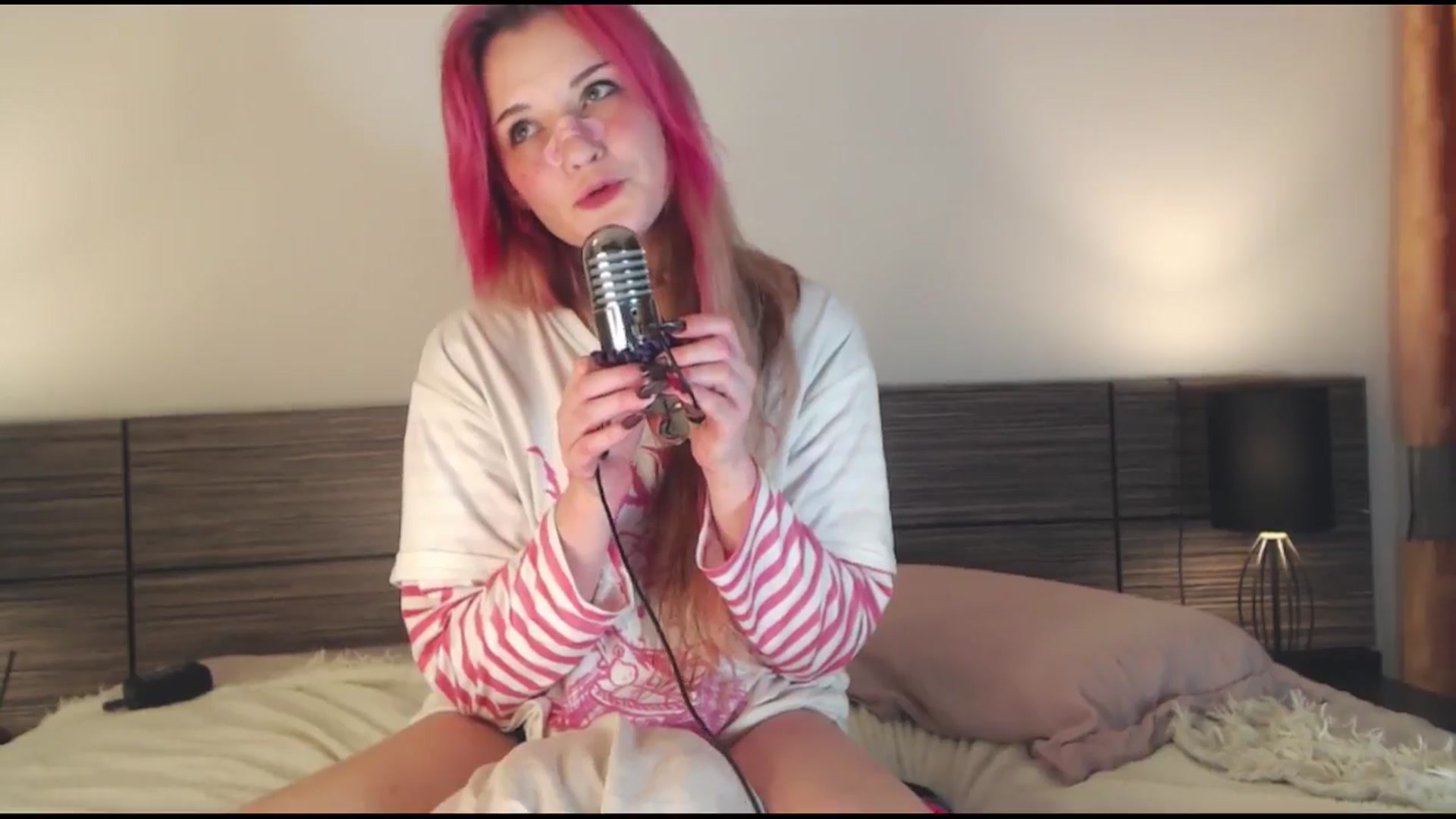 Gallery image thumbnail from Sleepy_AF's myfreecams stream on, 11/27/2024, 02:11 image 8 of 20