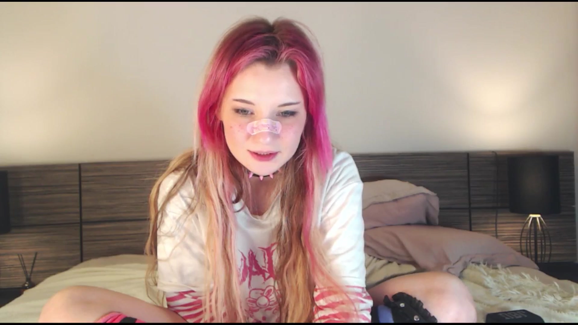 Gallery image thumbnail from Sleepy_AF's myfreecams stream on, 11/27/2024, 02:11 image 15 of 20
