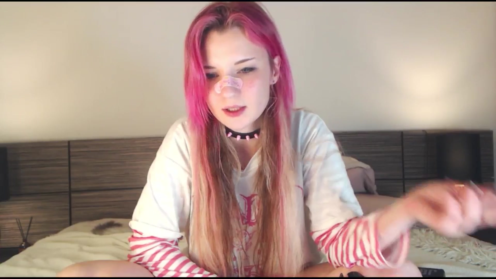 Gallery image thumbnail from Sleepy_AF's myfreecams stream on, 11/27/2024, 02:11 image 19 of 20