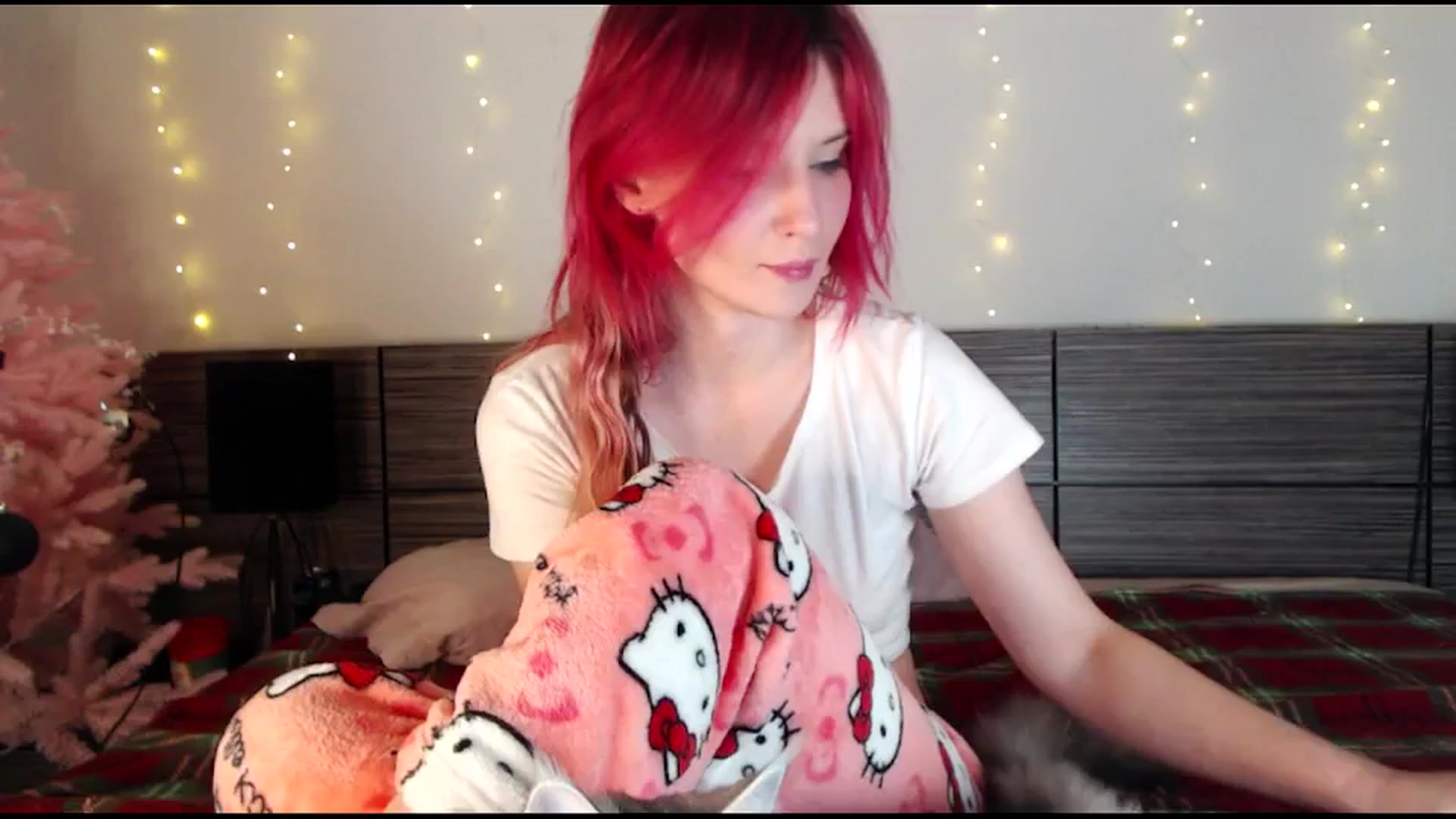 Gallery image thumbnail from Sleepy_AF's myfreecams stream on, 12/28/2024, 18:30 image 10 of 20