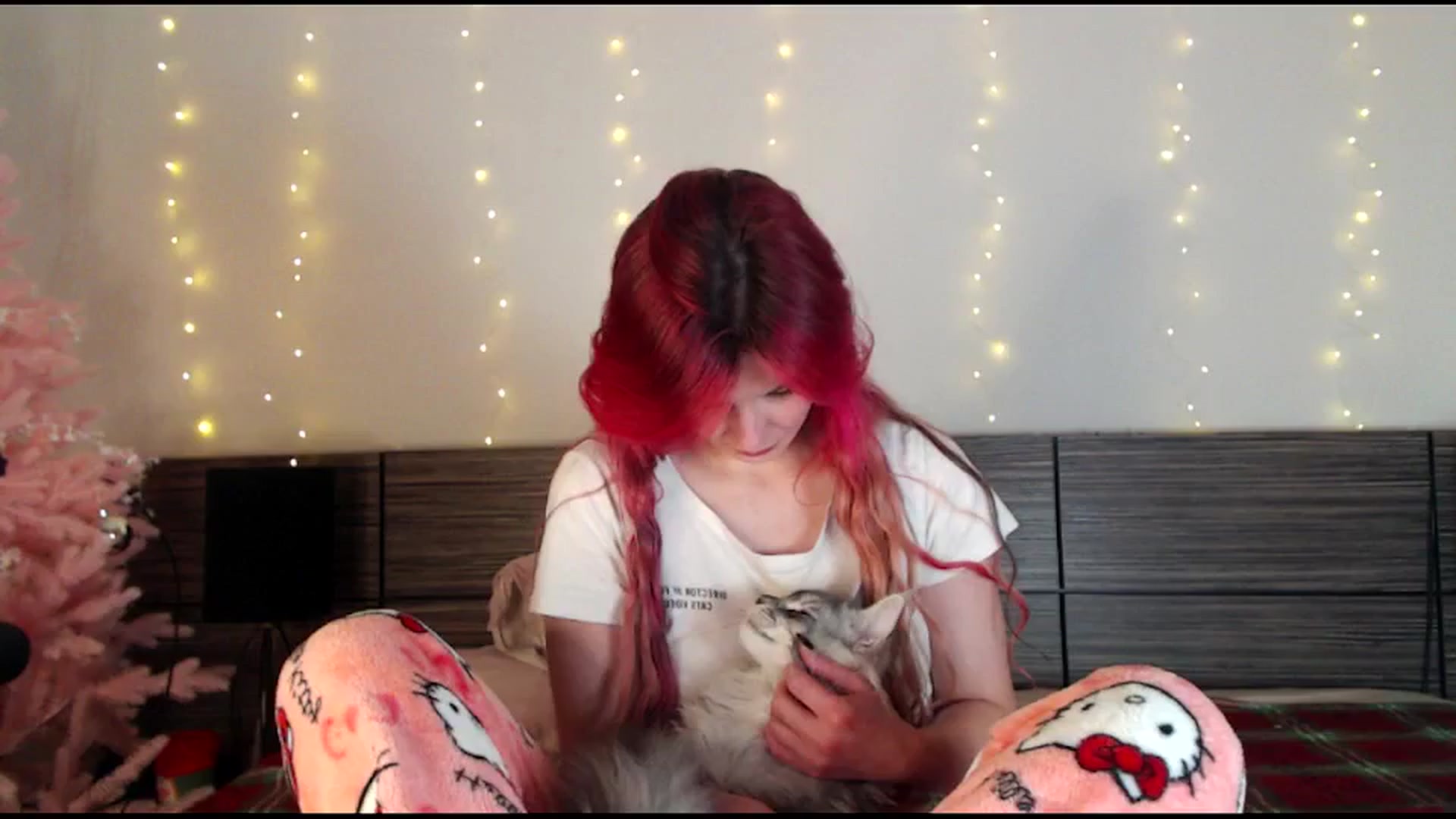 Gallery image thumbnail from Sleepy_AF's myfreecams stream on, 12/28/2024, 18:30 image 5 of 20