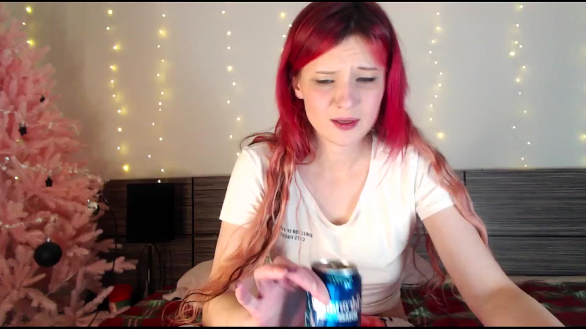 Gallery image thumbnail from Sleepy_AF's myfreecams stream on, 12/28/2024, 18:58 image 16 of 20