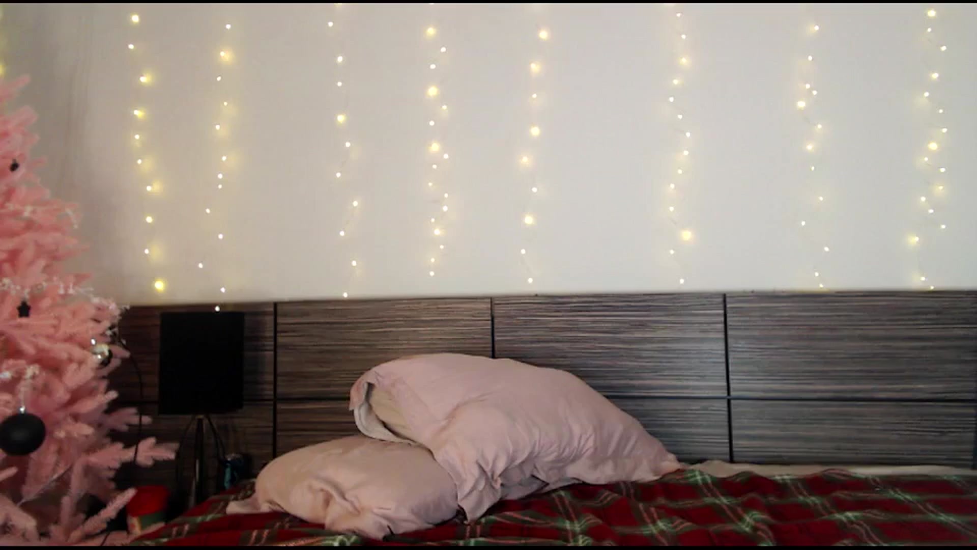Gallery image thumbnail from Sleepy_AF's myfreecams stream on, 12/28/2024, 18:58 image 5 of 20