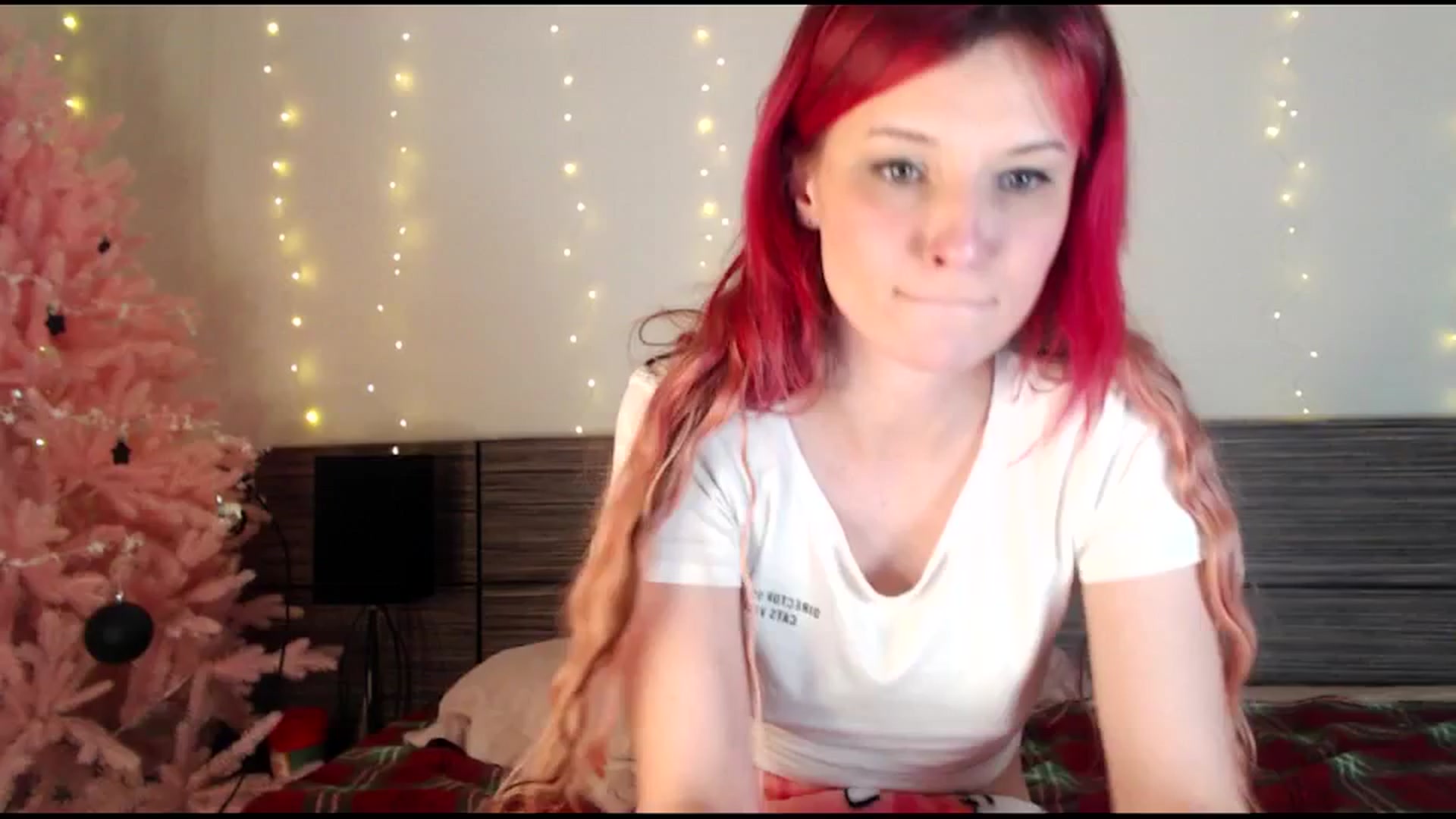 Gallery image thumbnail from Sleepy_AF's myfreecams stream on, 12/28/2024, 18:58 image 15 of 20