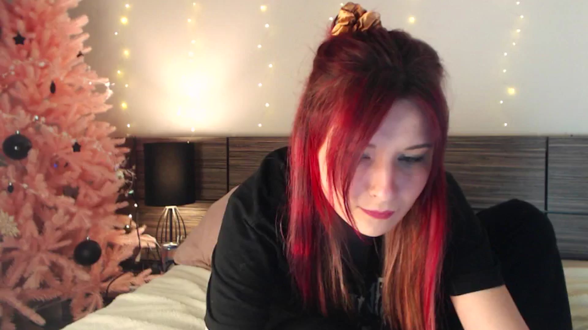 Gallery image thumbnail from Sleepy_AF's myfreecams stream on, 01/02/2025, 23:39 image 7 of 20