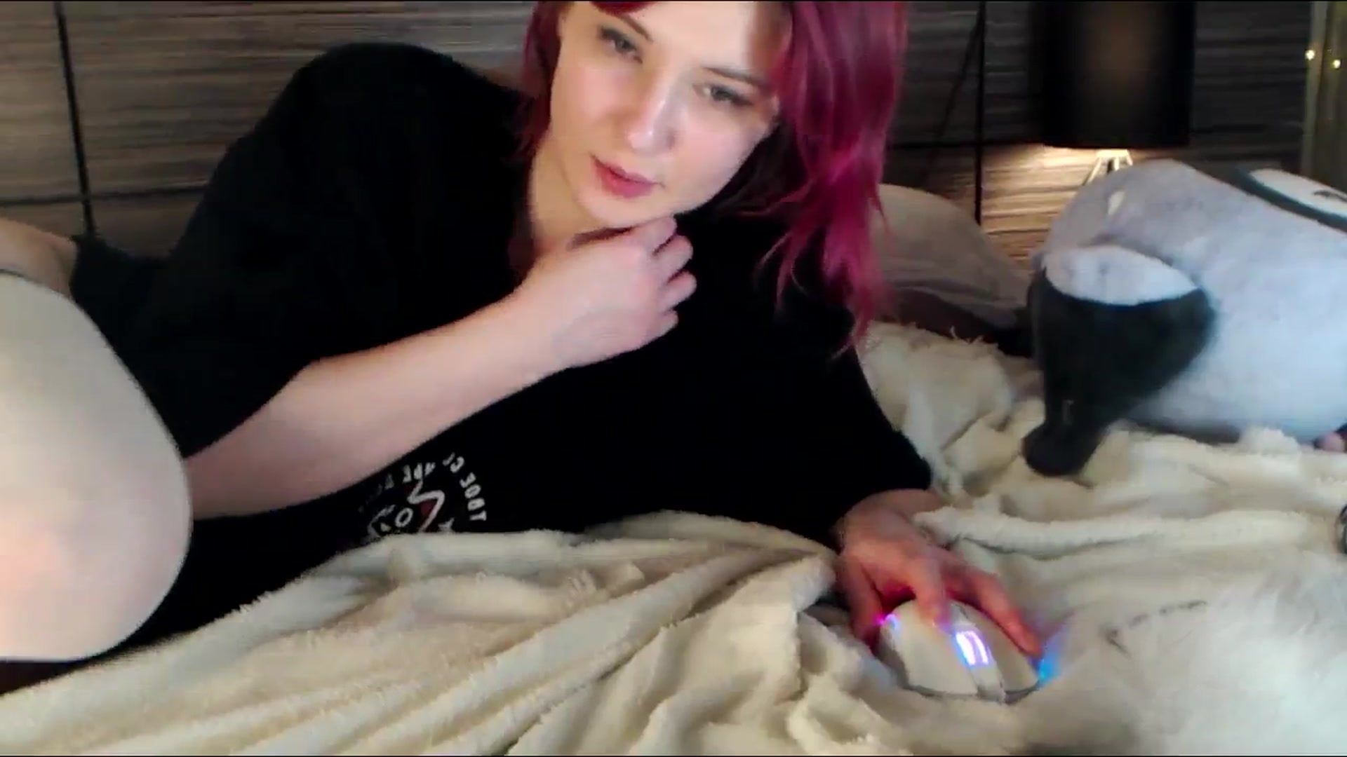 Gallery image thumbnail from Sleepy_AF's myfreecams stream on, 02/03/2025, 01:31 image 20 of 20